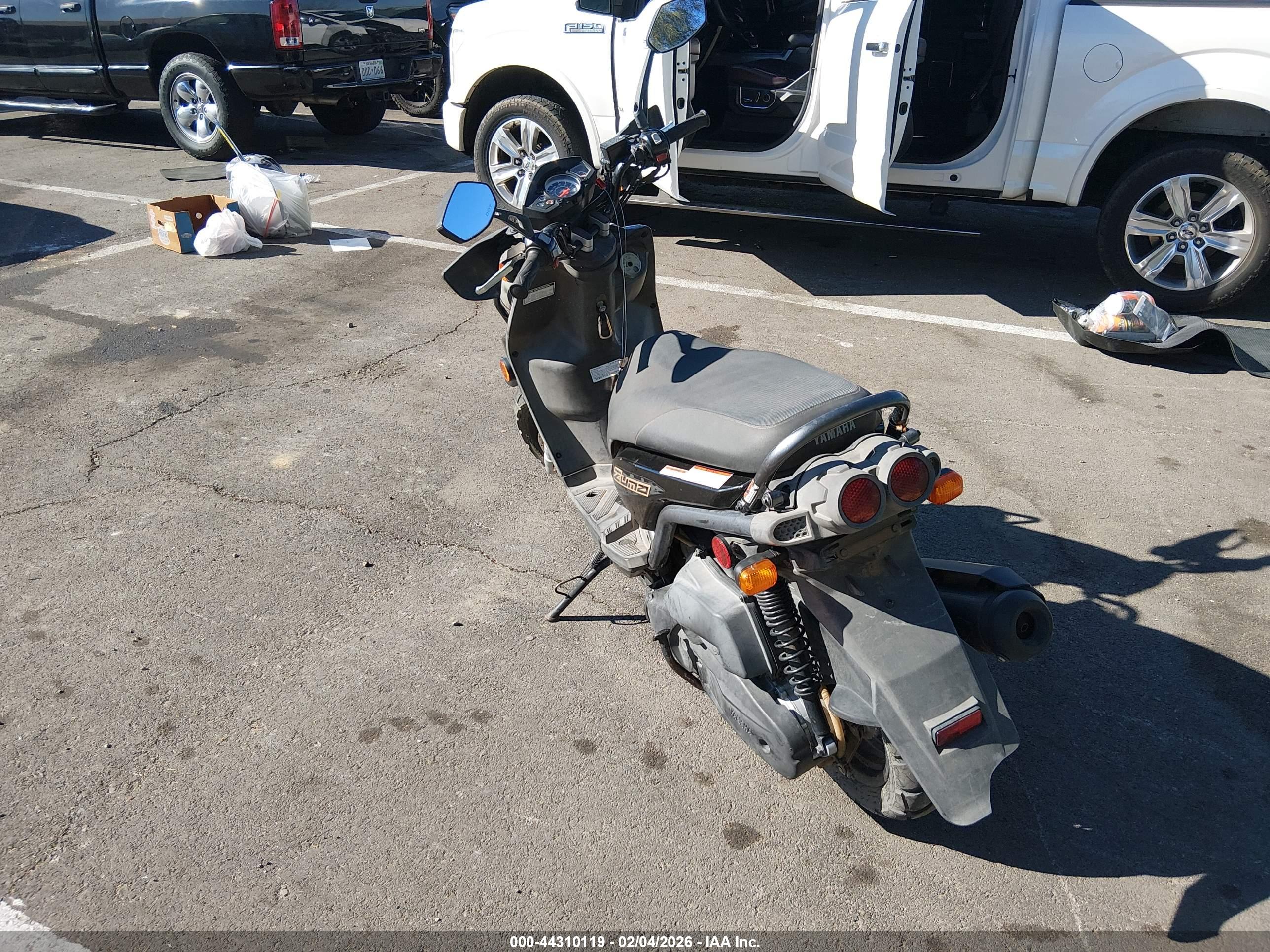 YAMAHA YW125 image 3