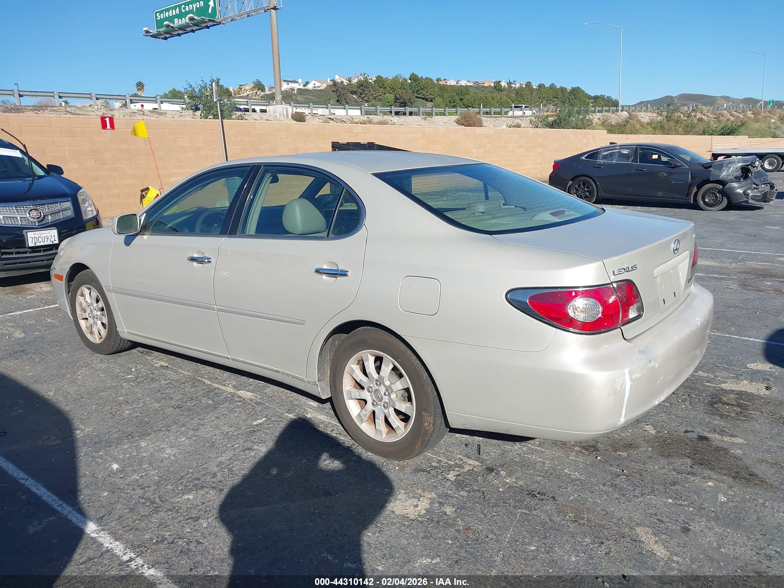 LEXUS ES image 3