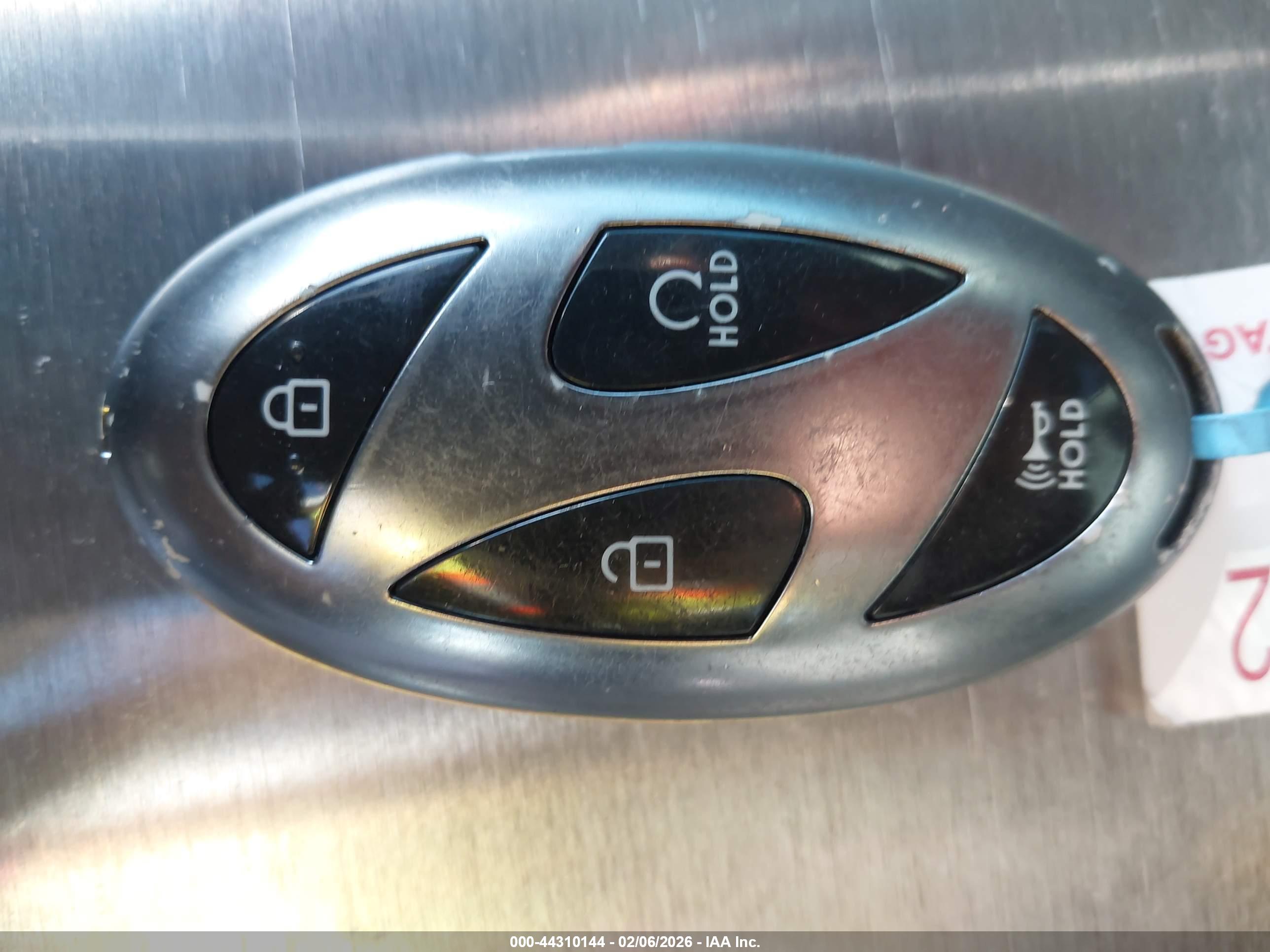 HYUNDAI ELANTRA image 11
