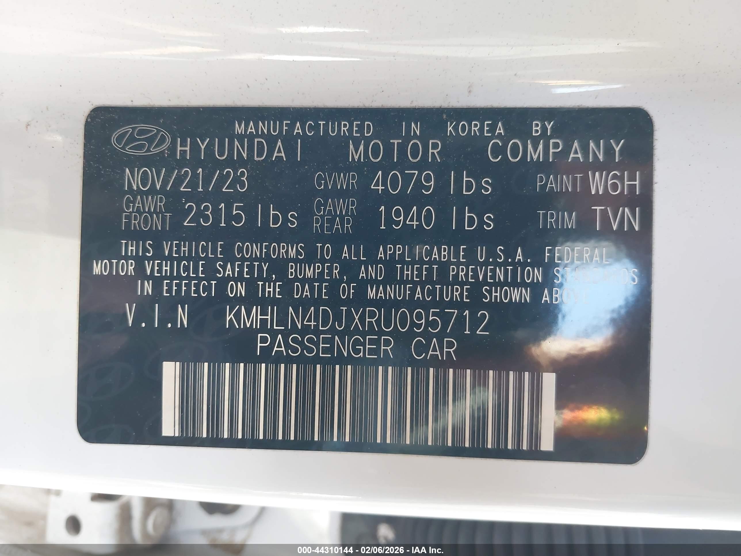 HYUNDAI ELANTRA image 9