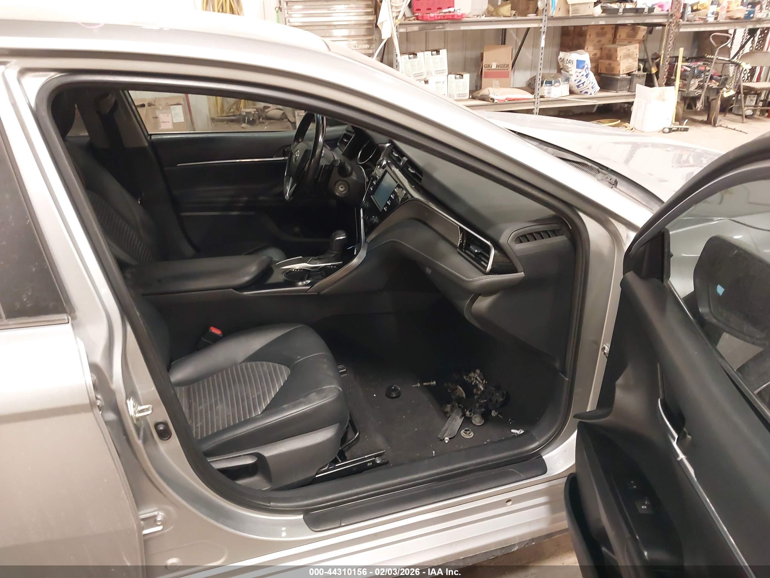 TOYOTA CAMRY image 5