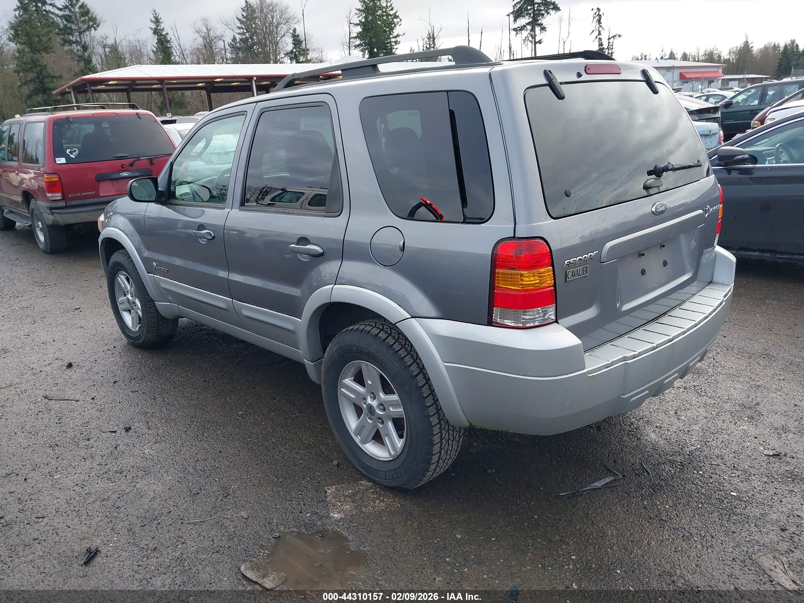FORD ESCAPE image 3
