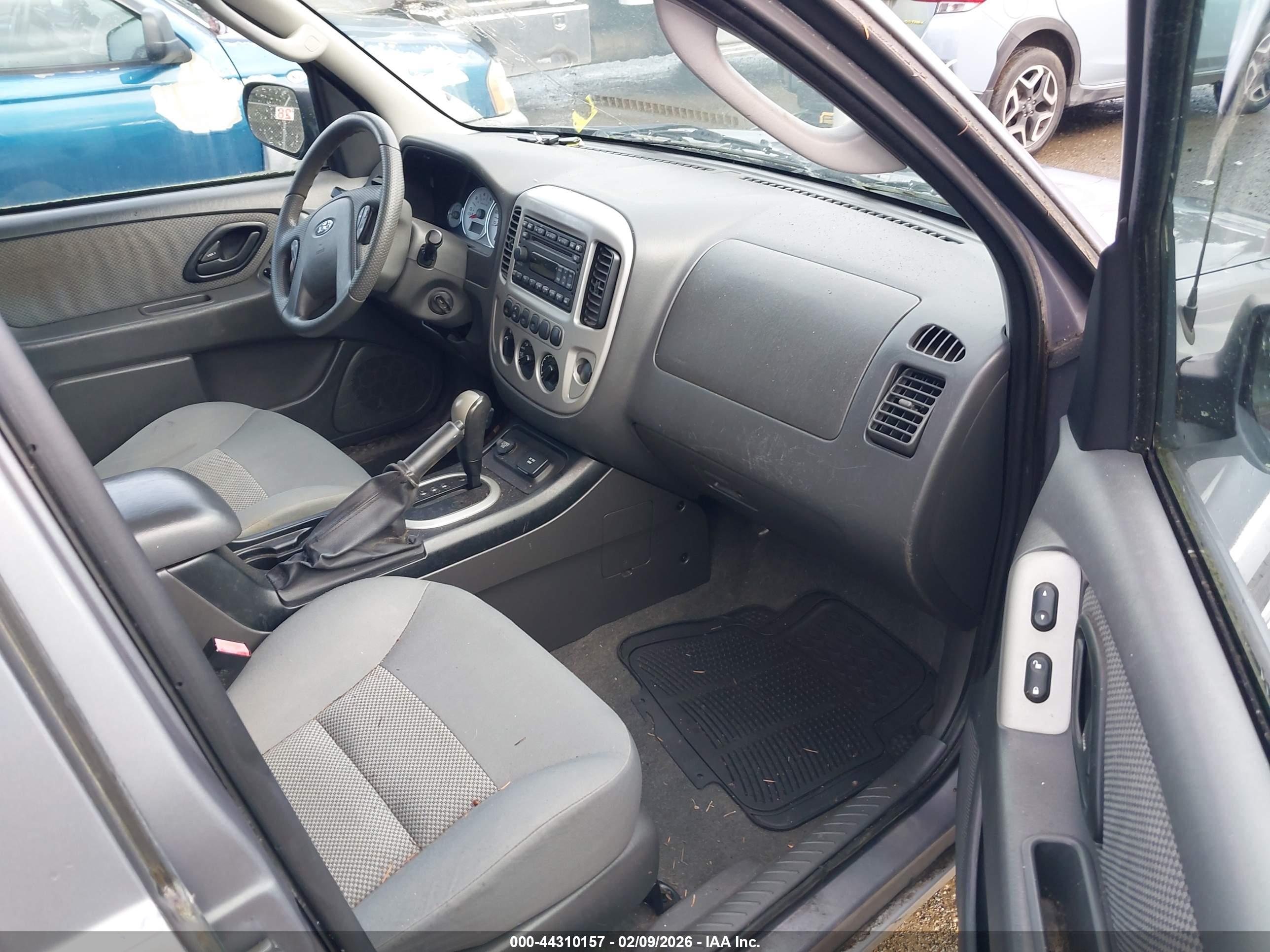 FORD ESCAPE image 5