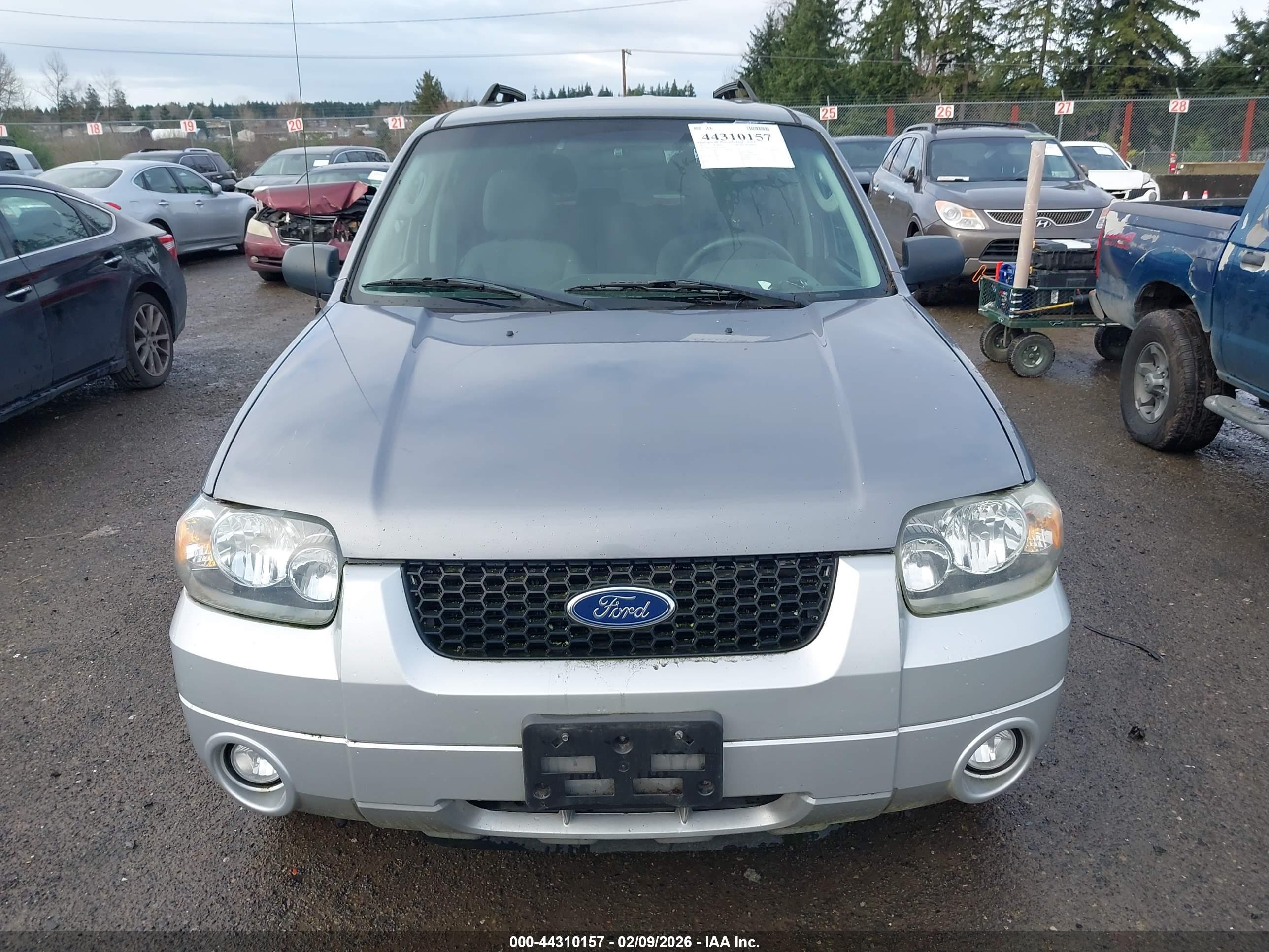 FORD ESCAPE image 6