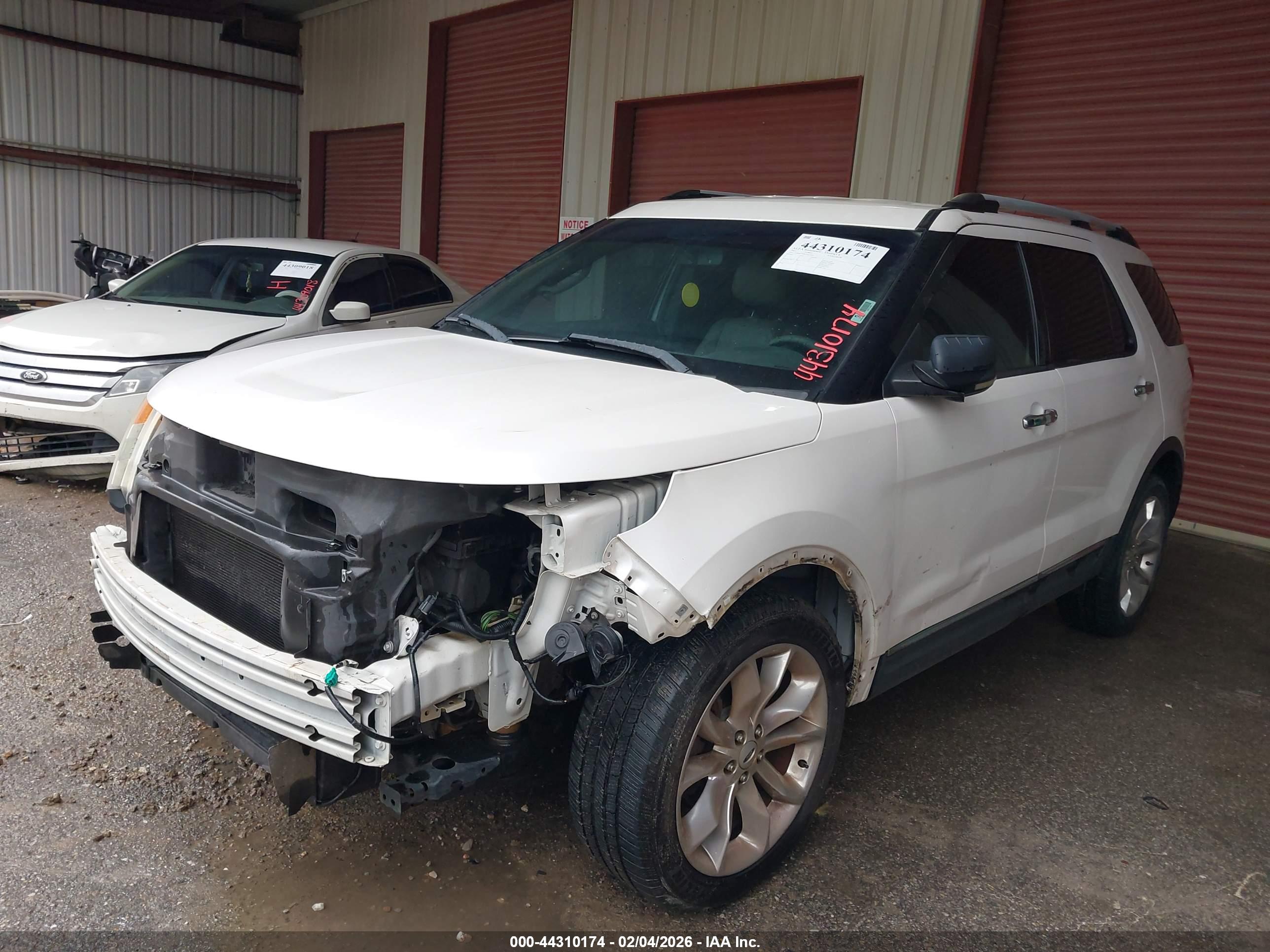 FORD EXPLORER image 2