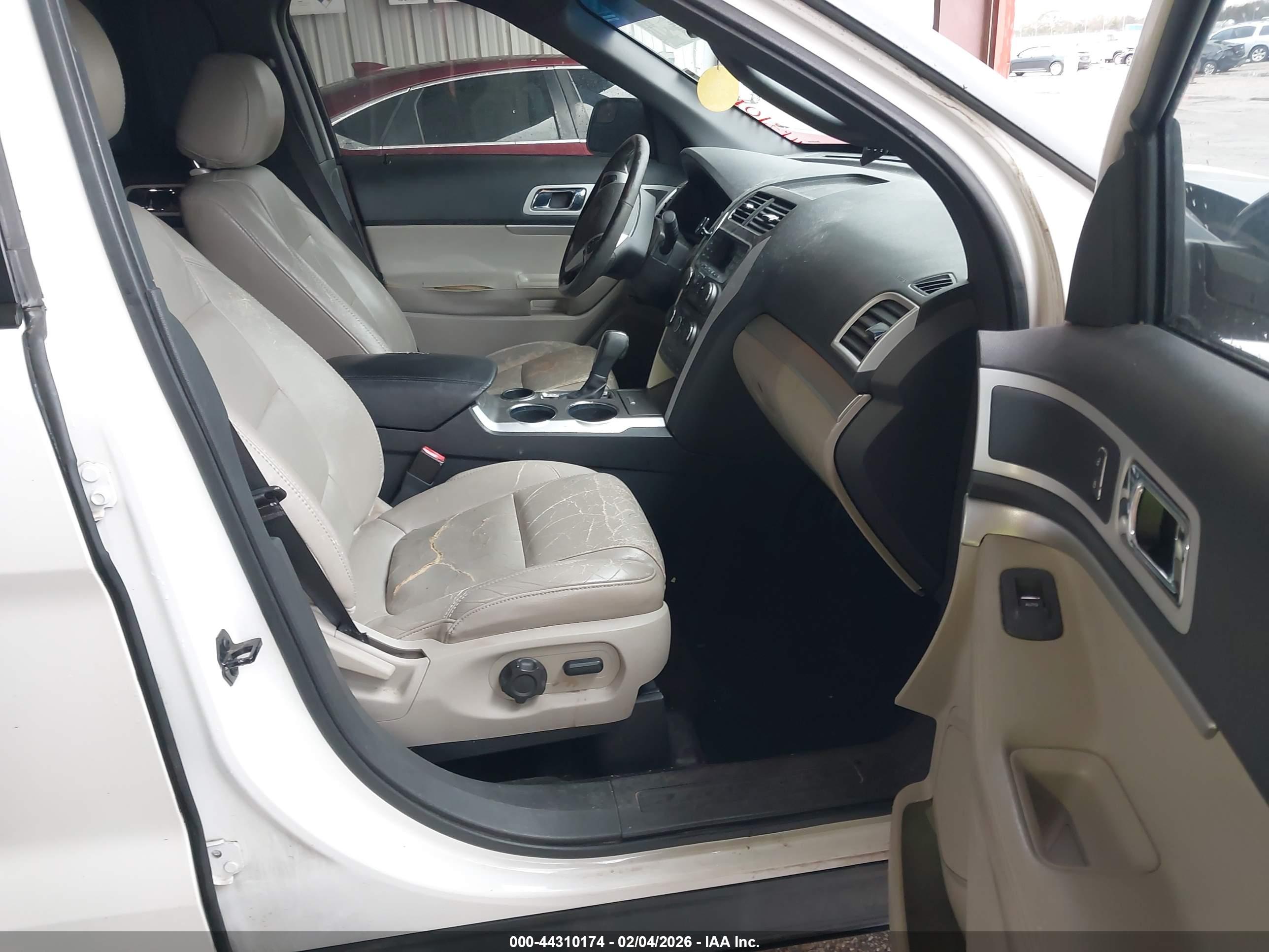 FORD EXPLORER image 5
