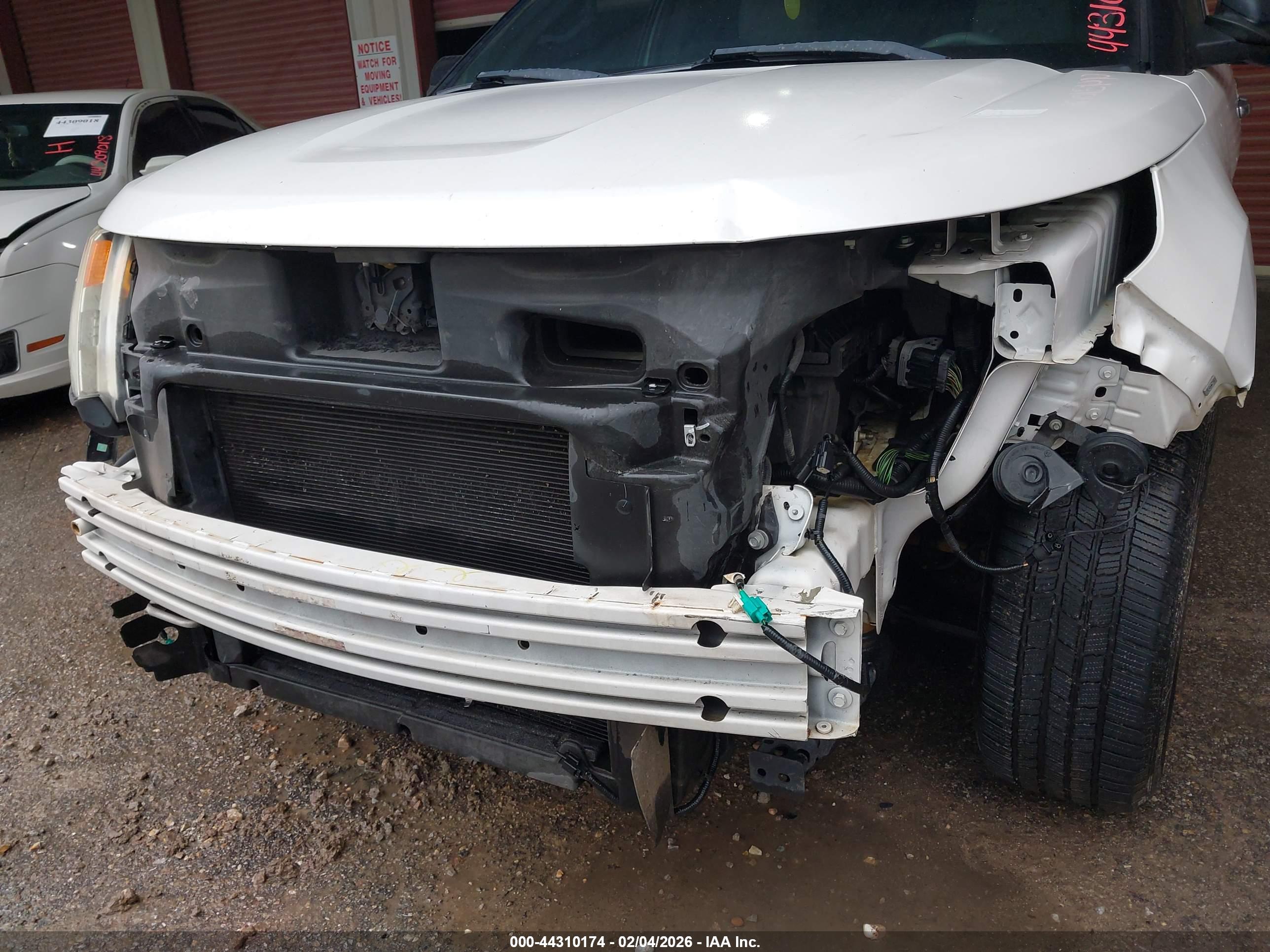 FORD EXPLORER image 6
