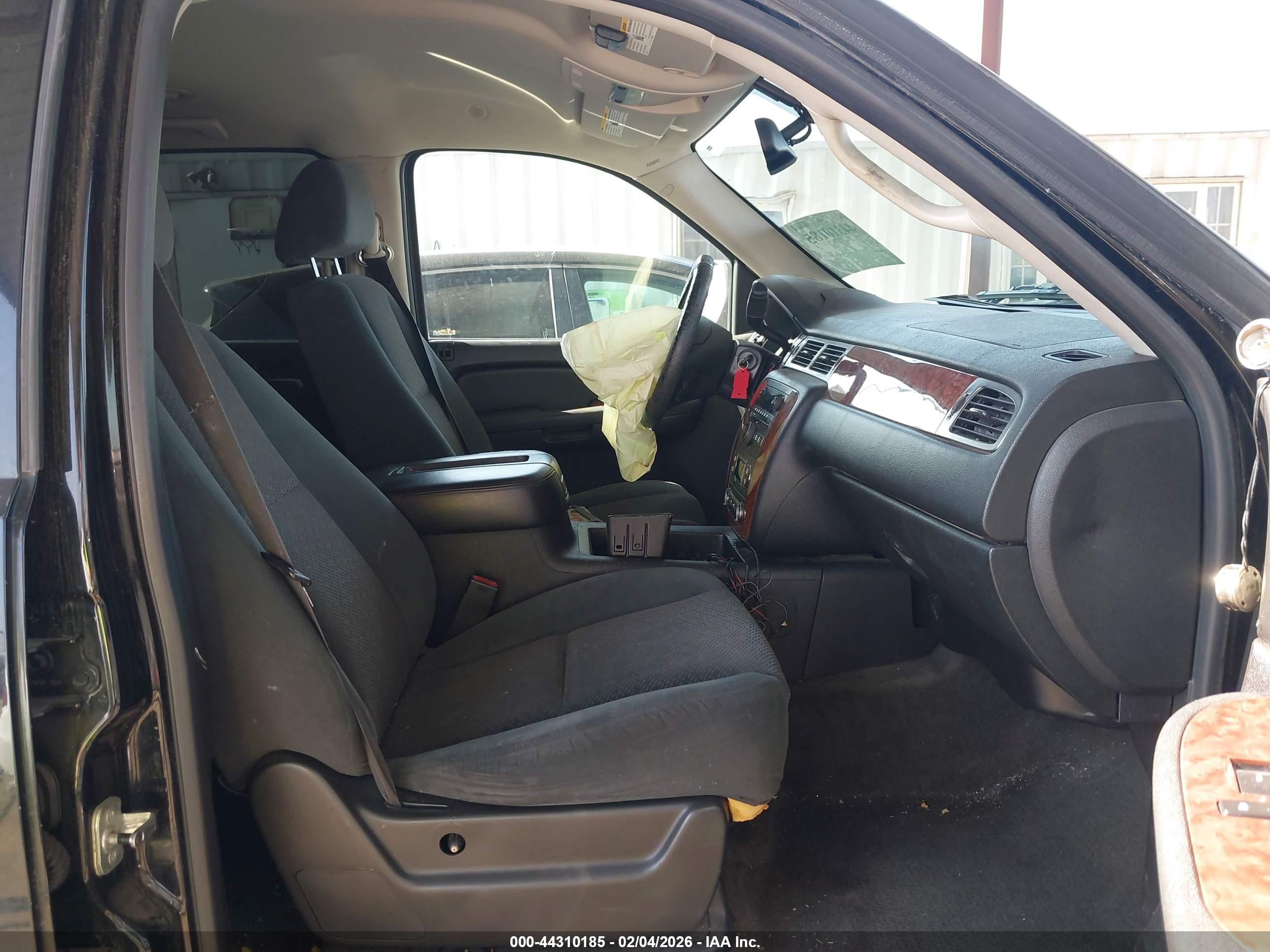 CHEVROLET TAHOE image 5