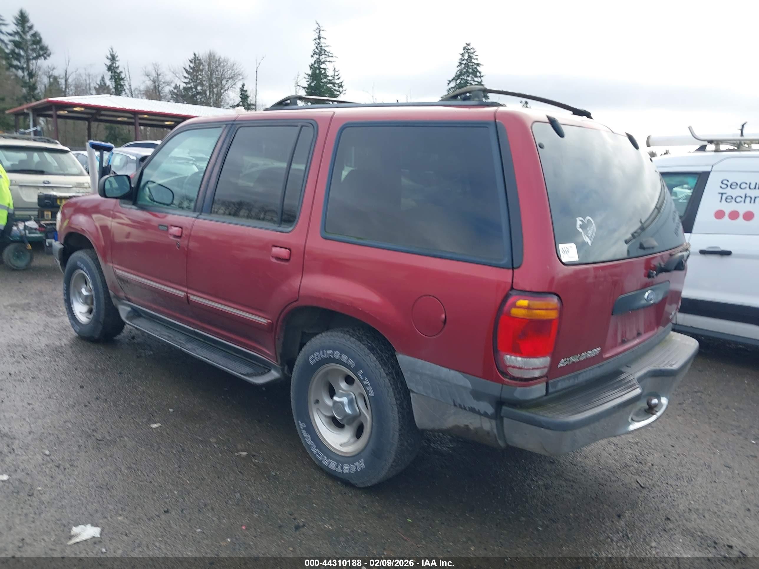 FORD EXPLORER image 3