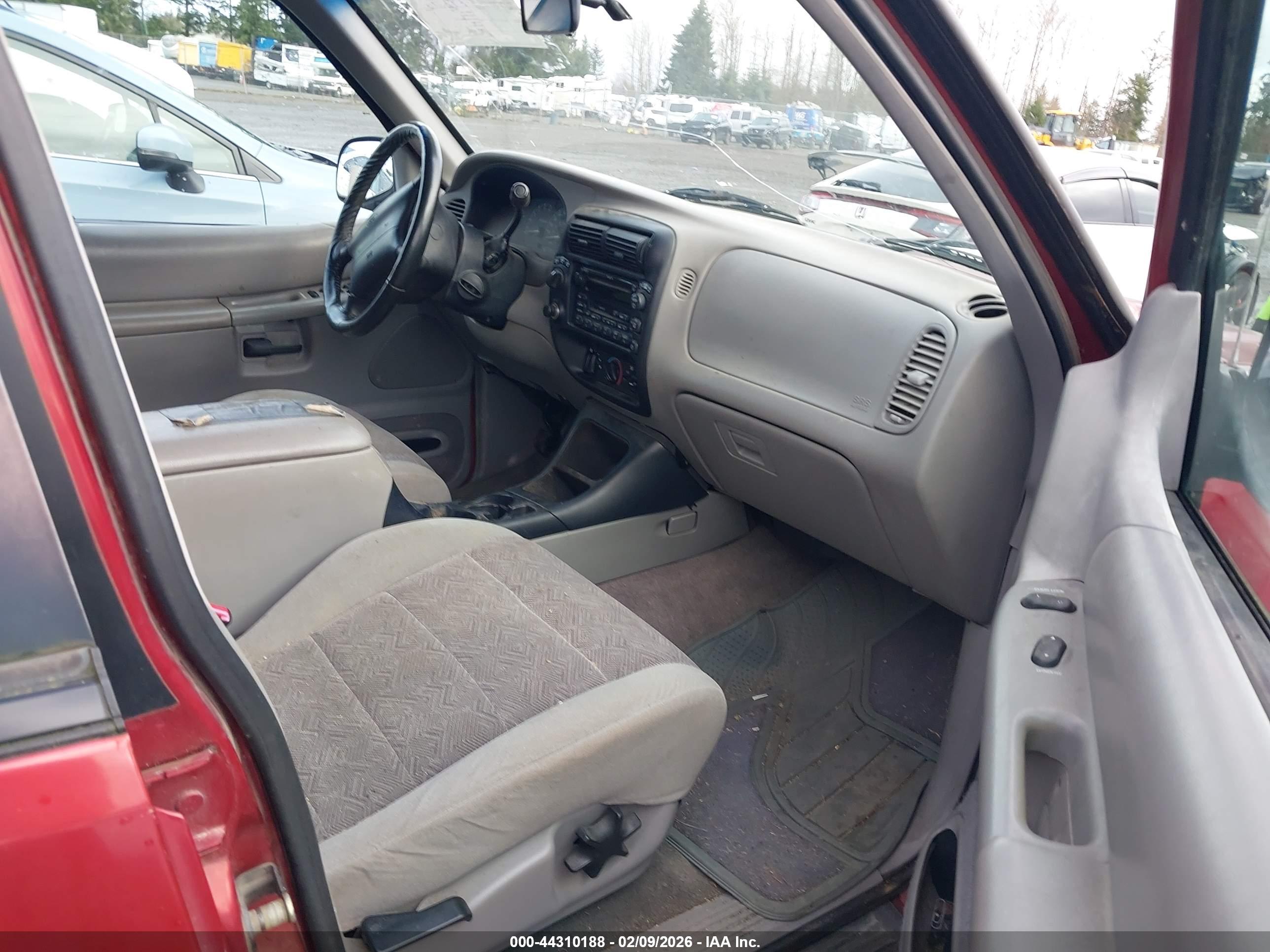 FORD EXPLORER image 5