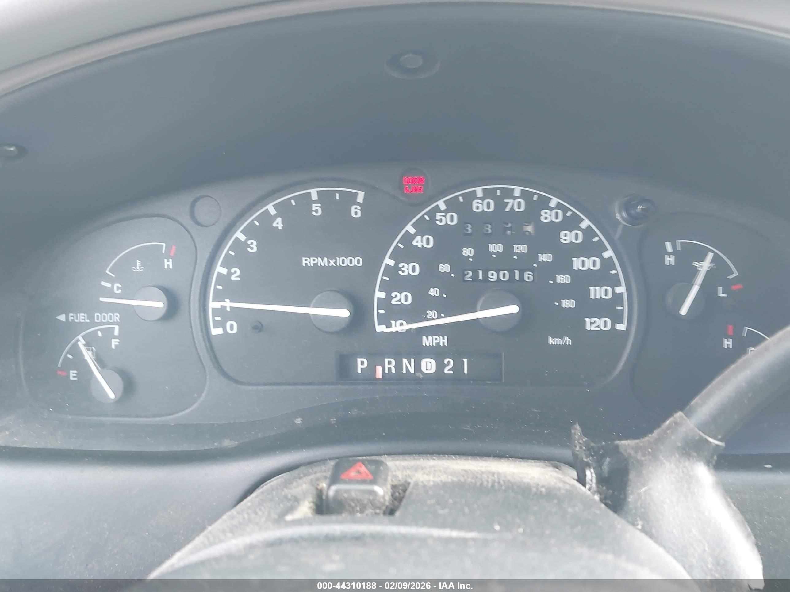 FORD EXPLORER image 7