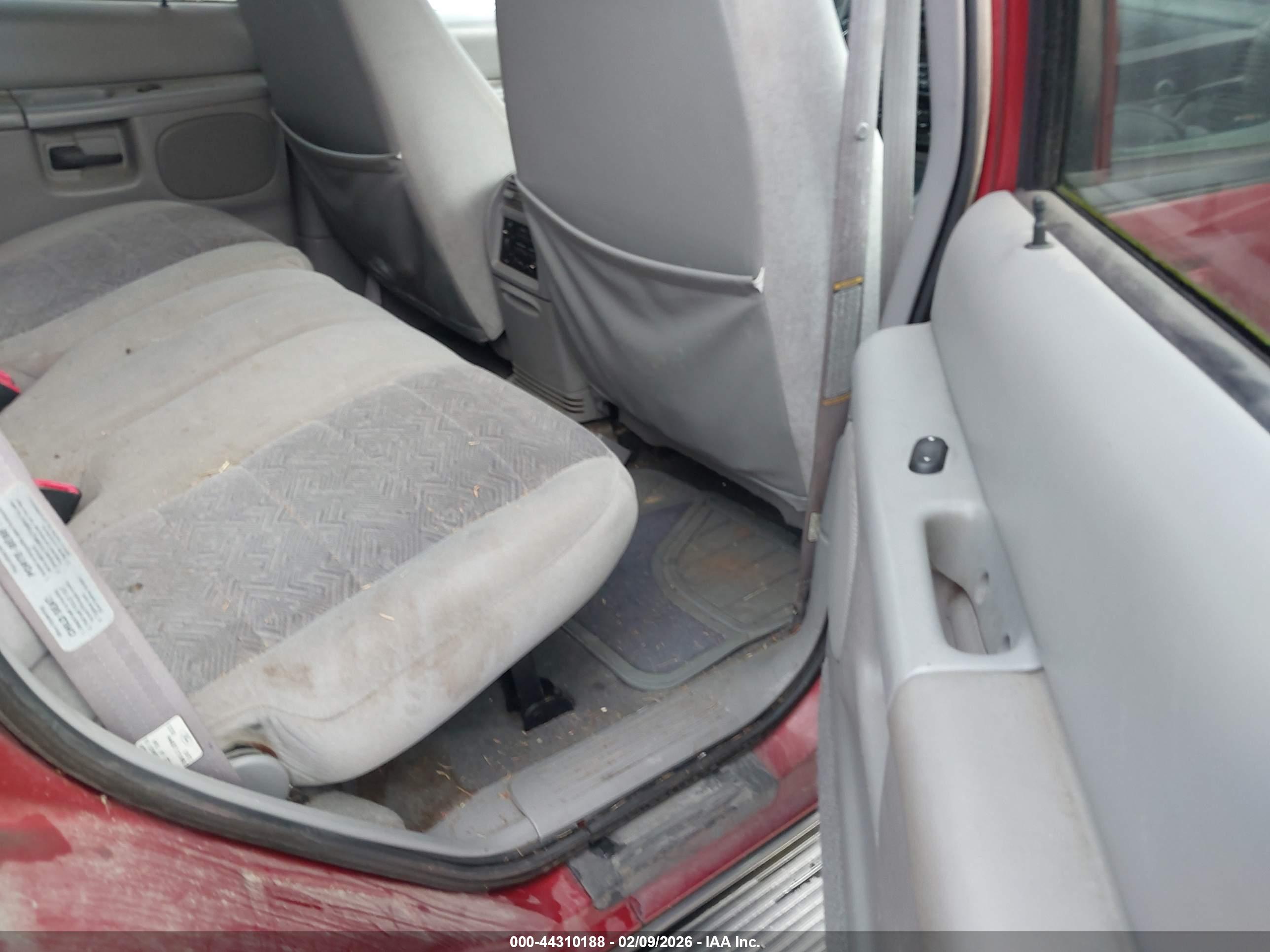 FORD EXPLORER image 8