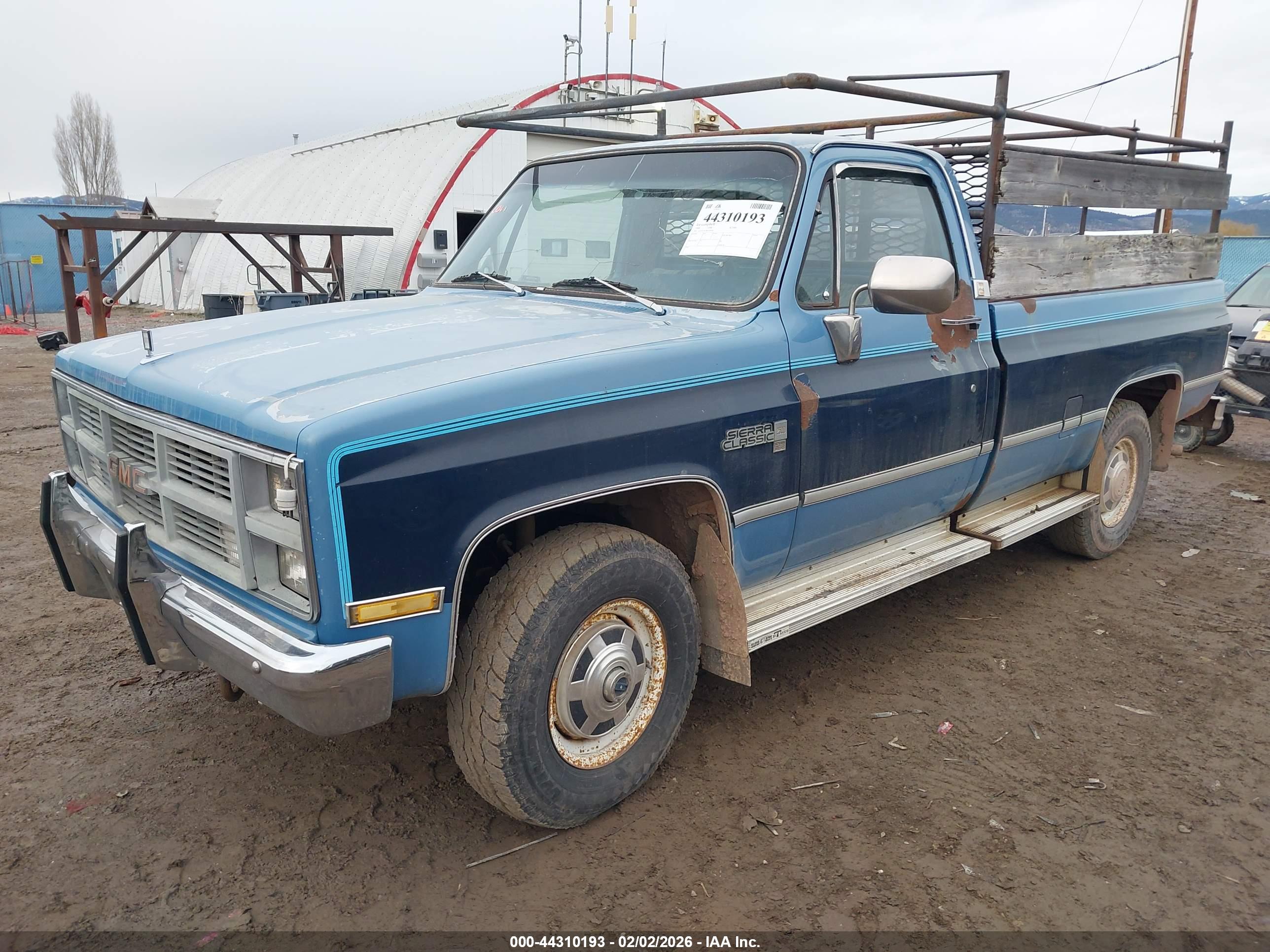 GMC K2500 image 2