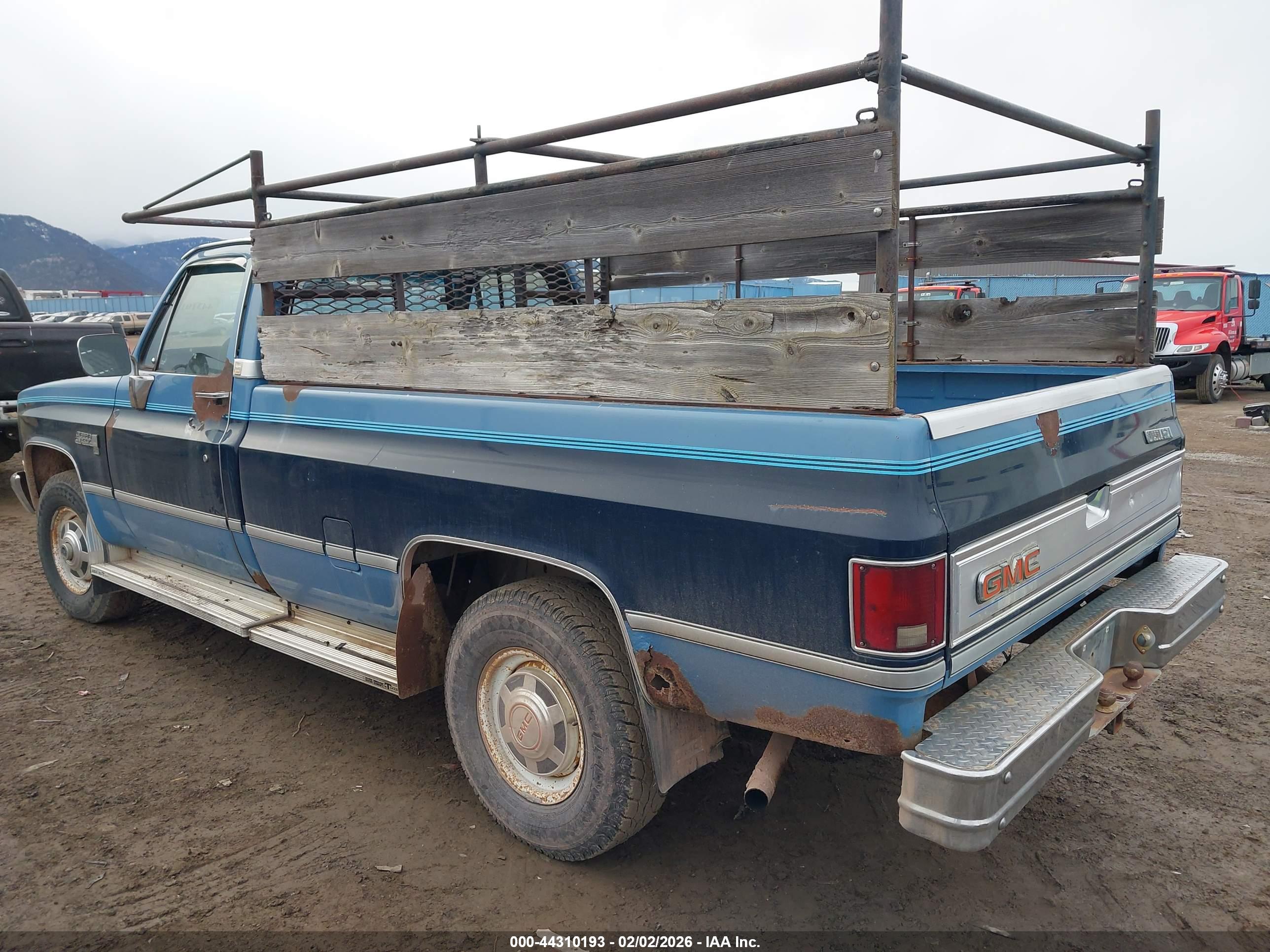GMC K2500 image 3