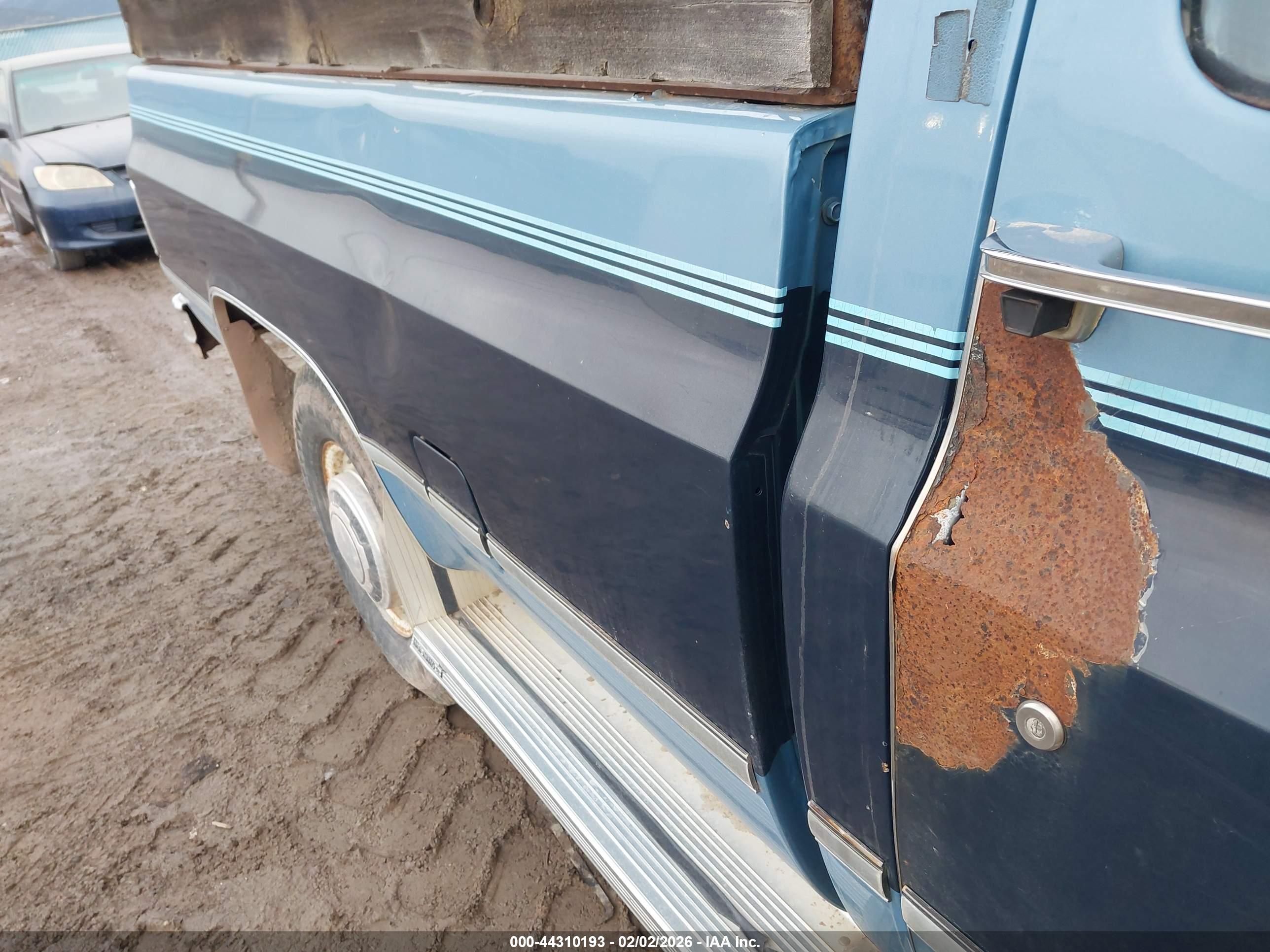 GMC K2500 image 6