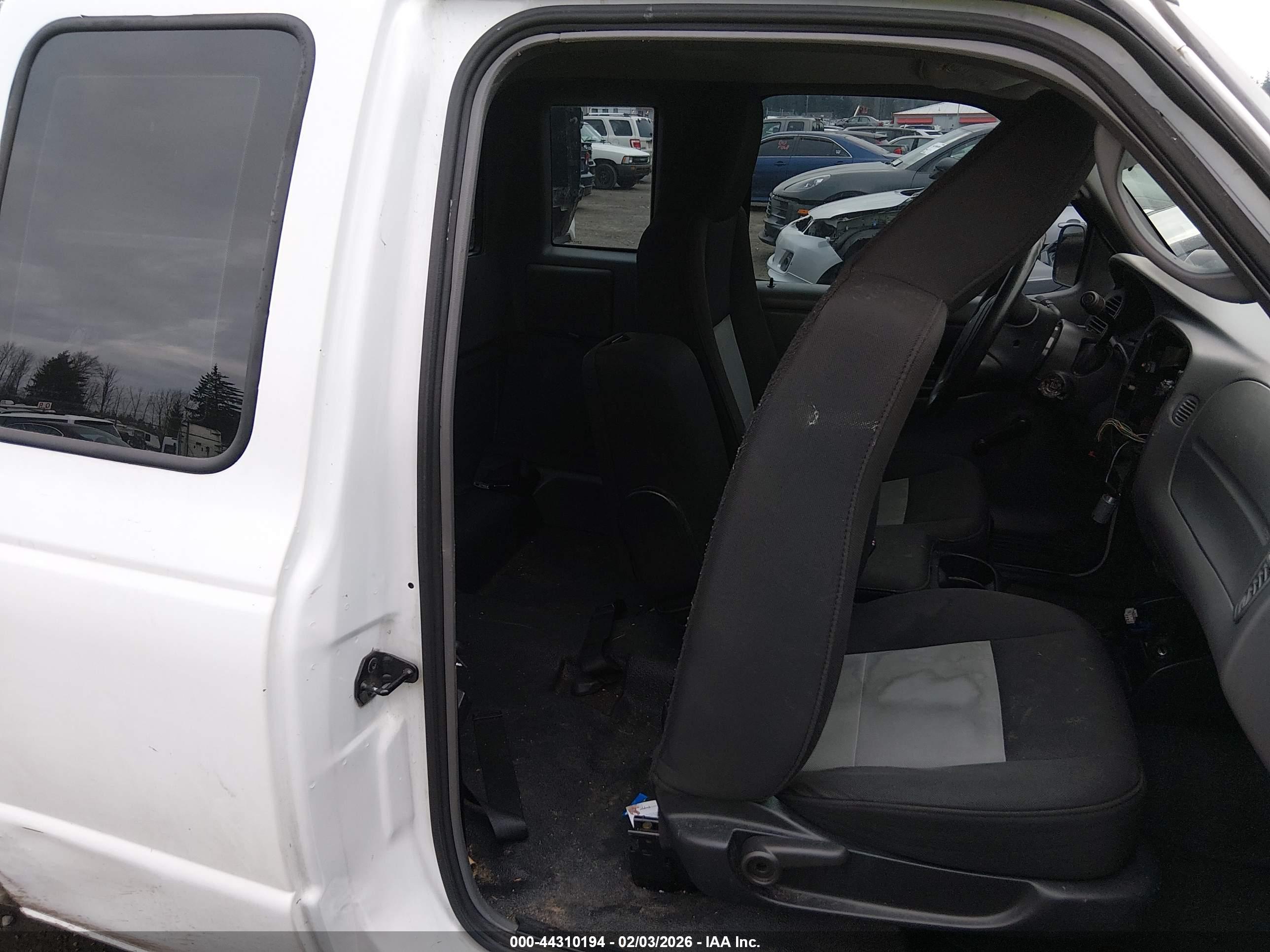 FORD RANGER image 8