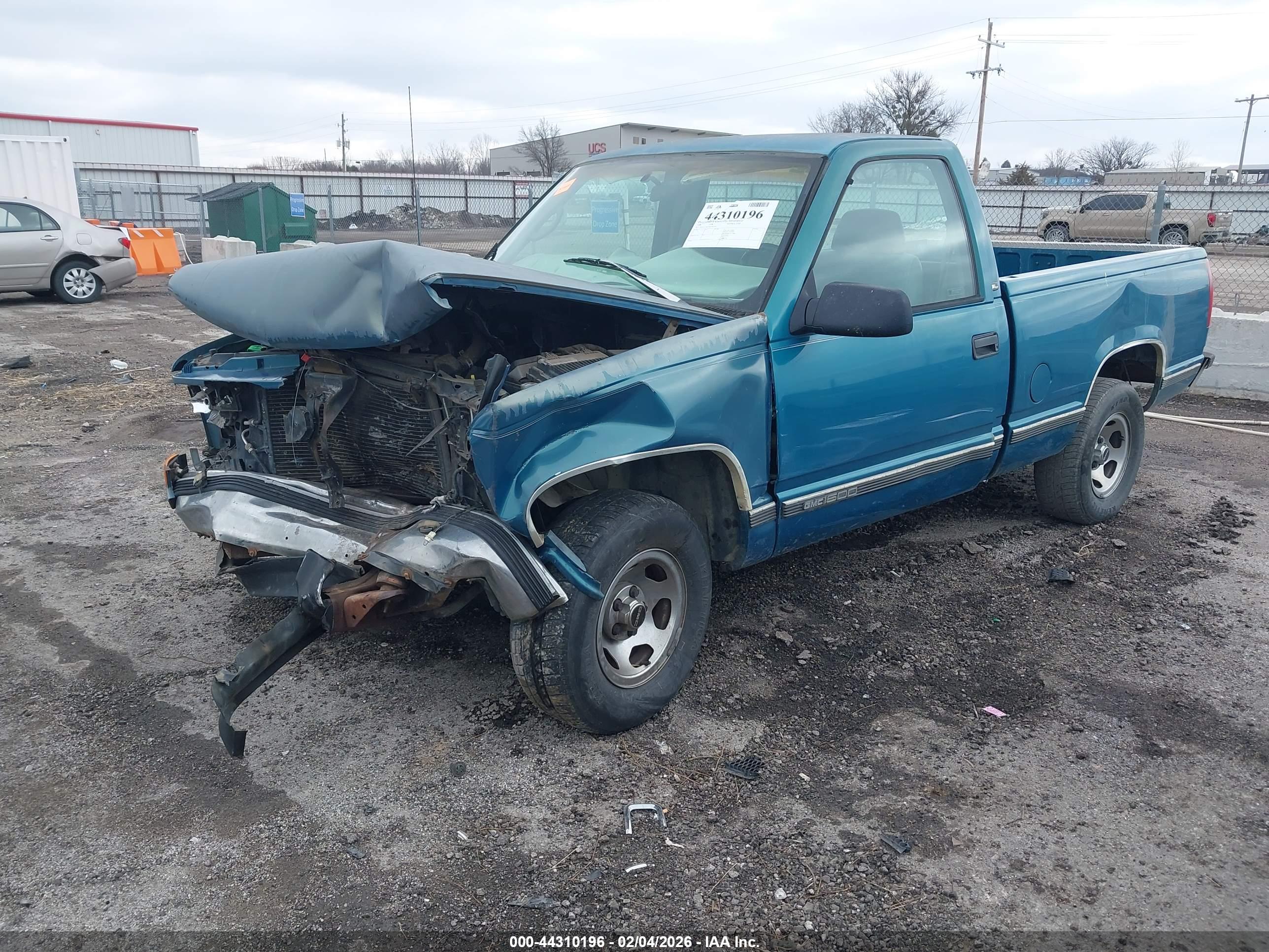 GMC SIERRA image 2