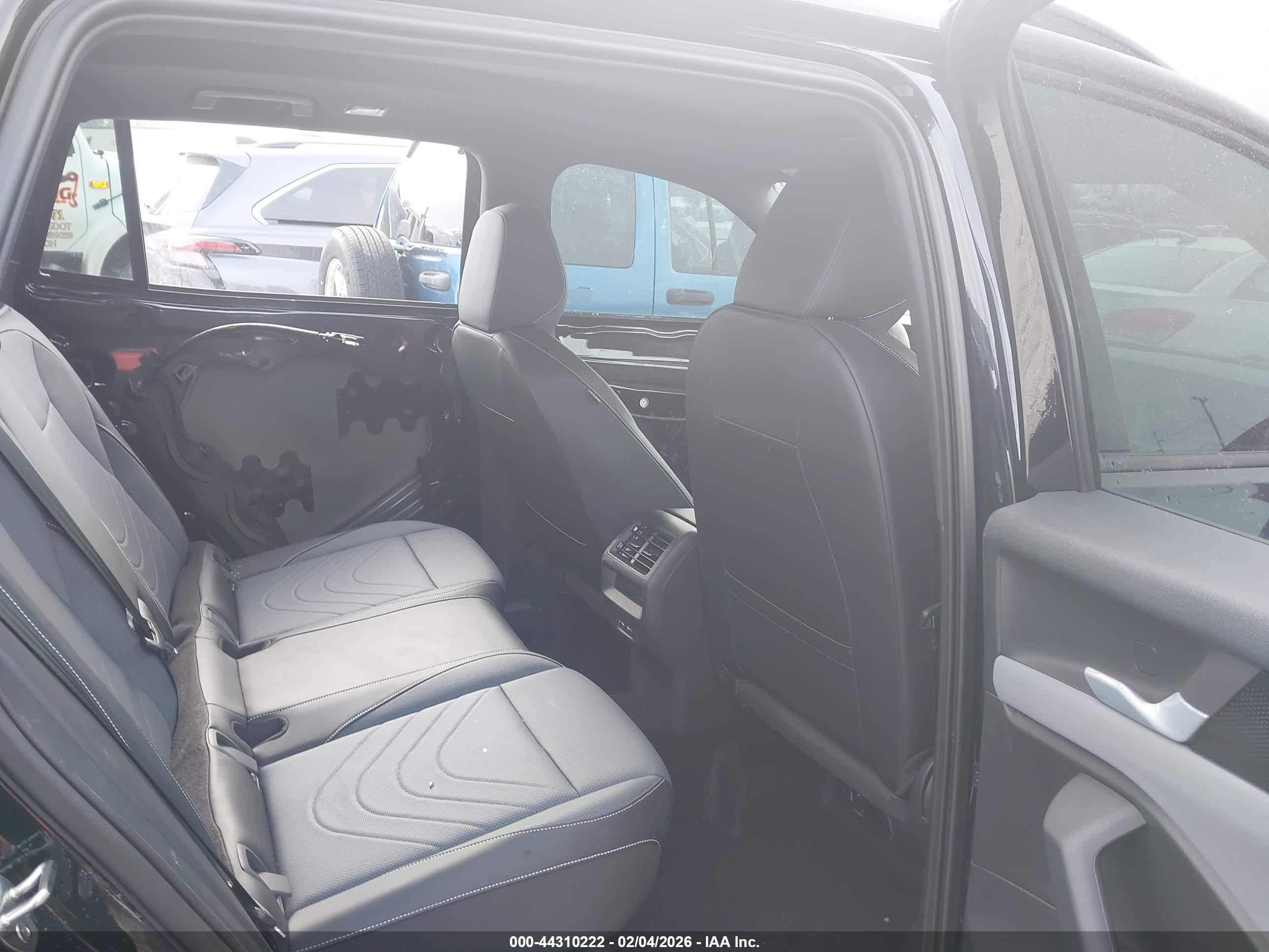 VOLKSWAGEN TIGUAN image 8