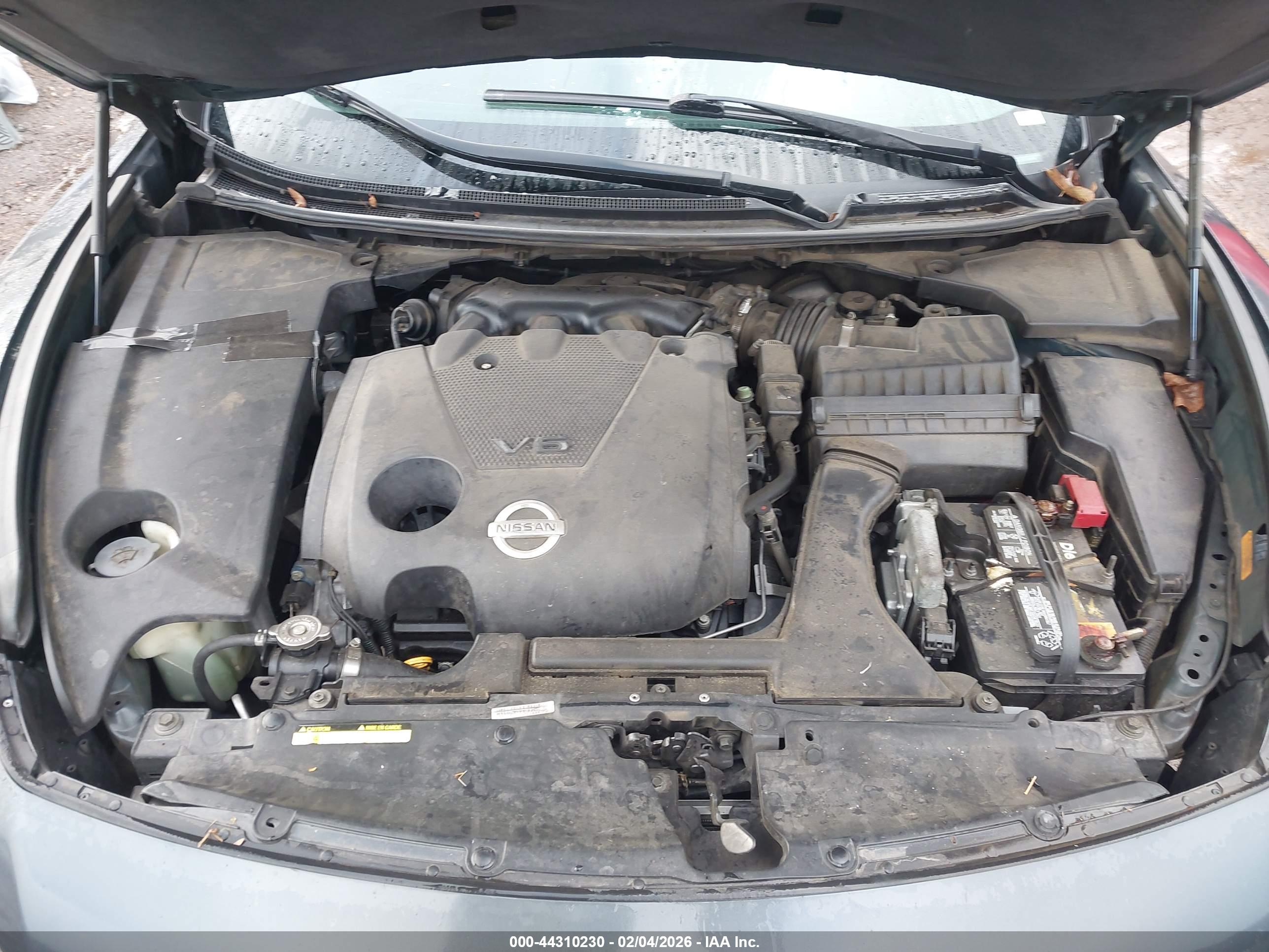 NISSAN MAXIMA image 10
