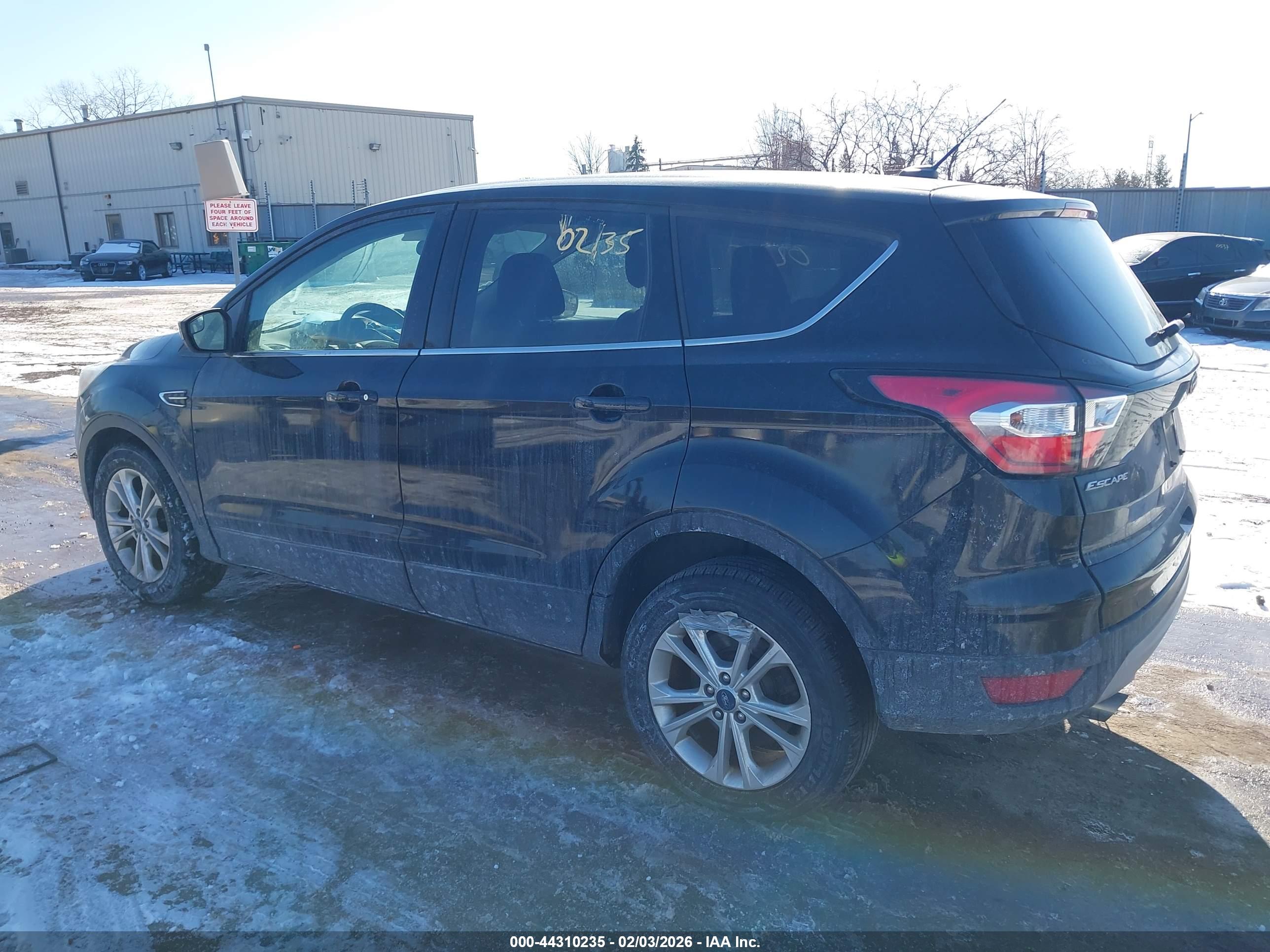 FORD ESCAPE image 3