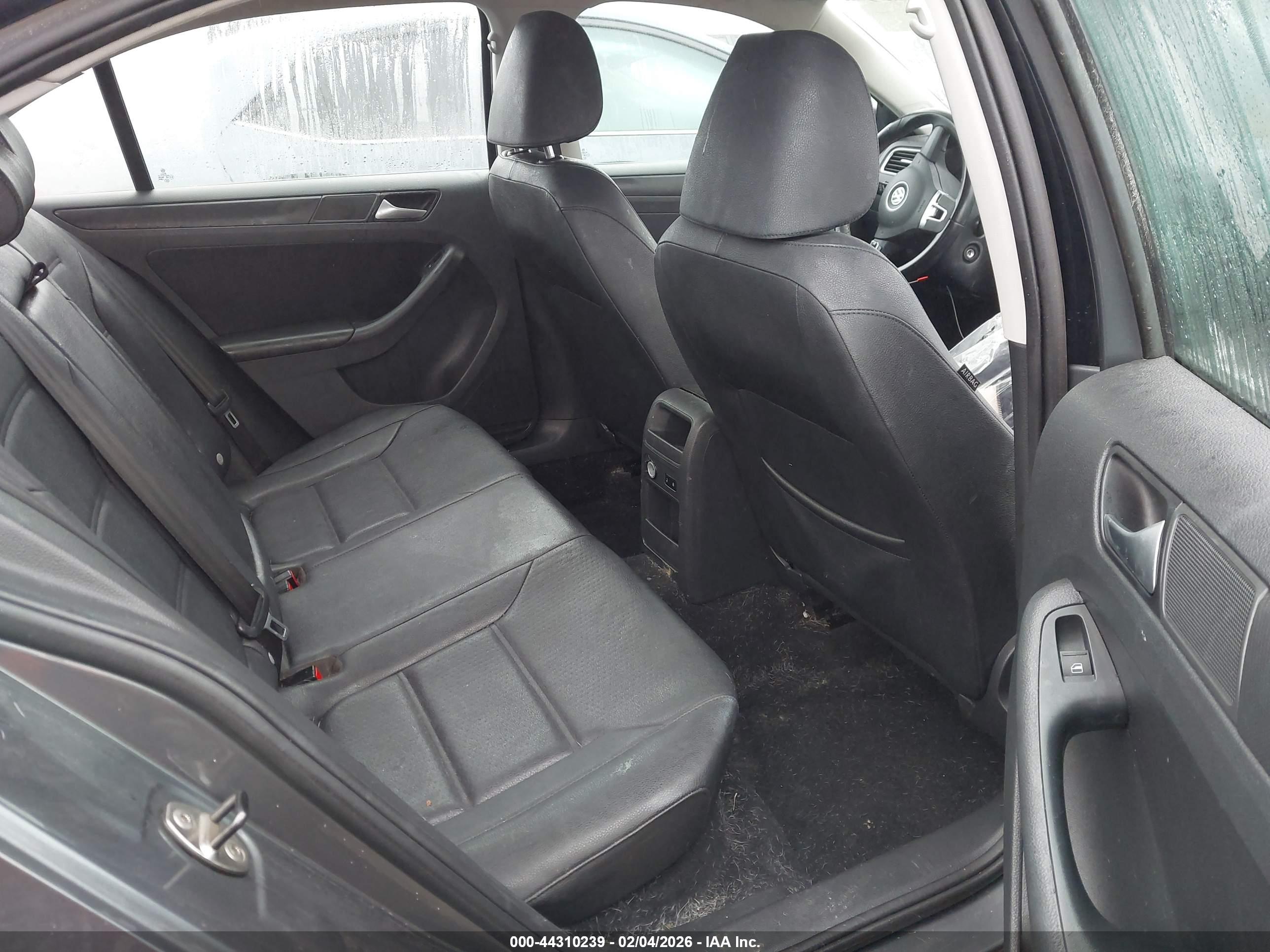 VOLKSWAGEN JETTA image 8