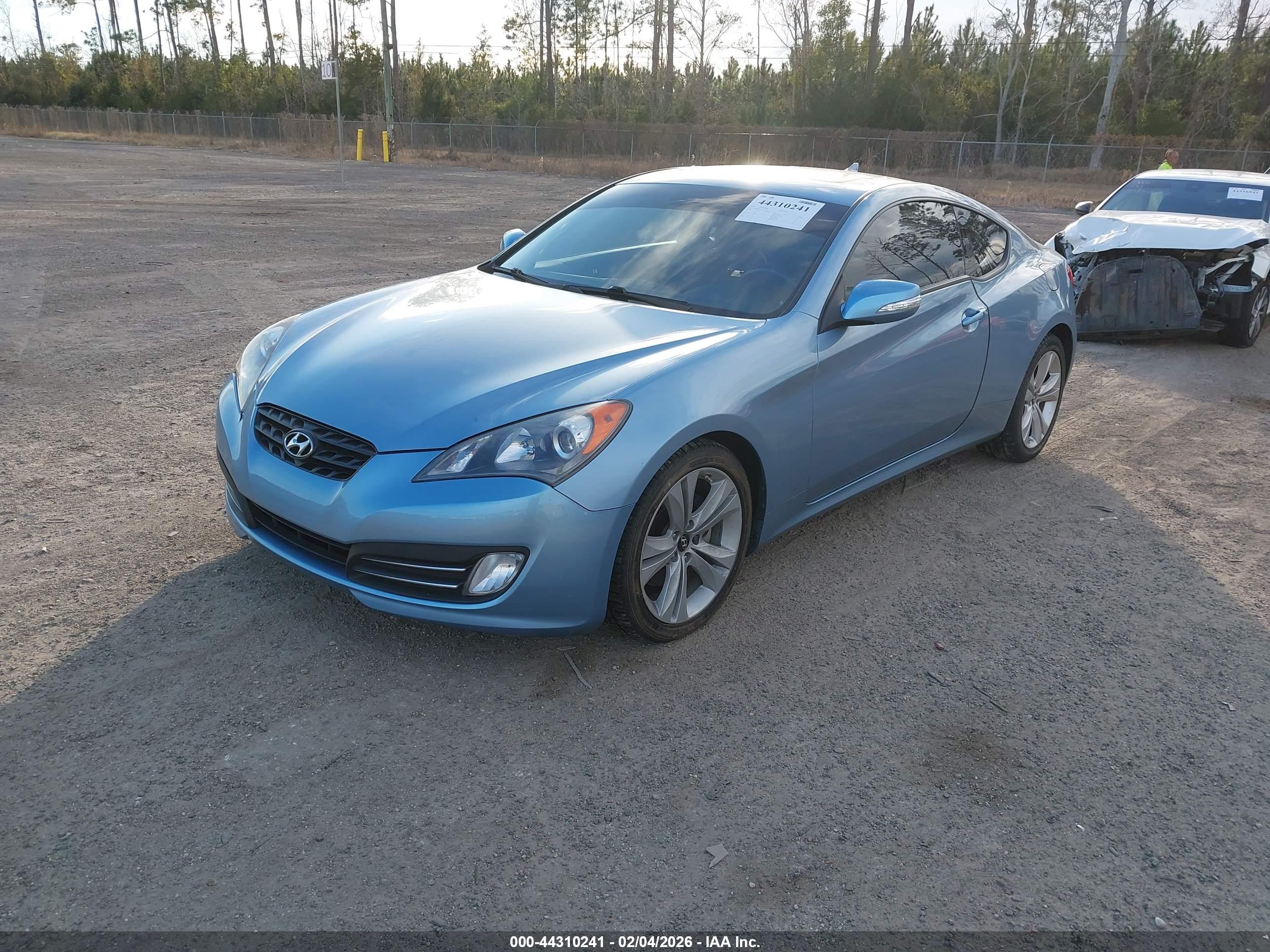 HYUNDAI GENESIS image 2