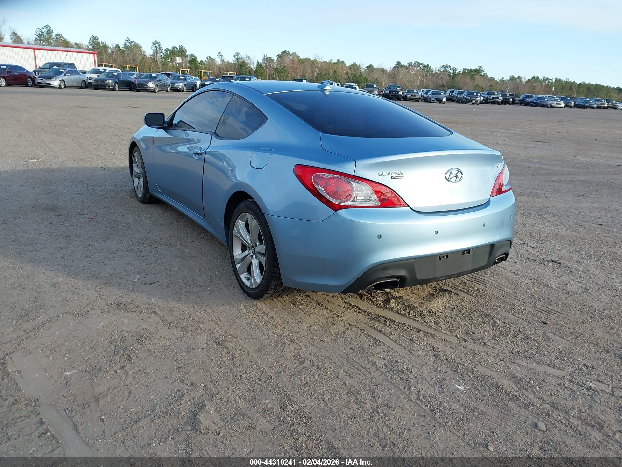 HYUNDAI GENESIS image 3