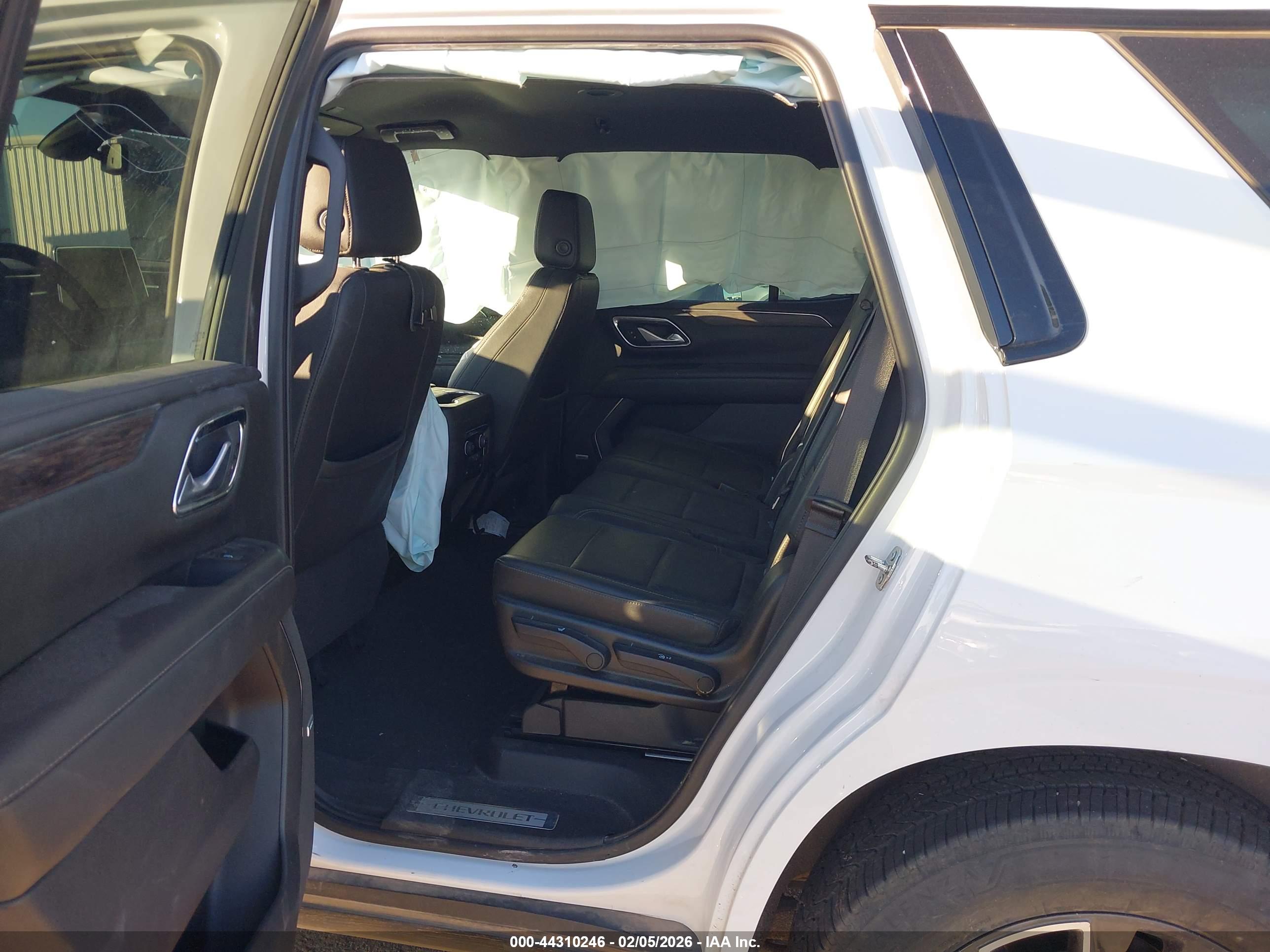 CHEVROLET TAHOE image 8
