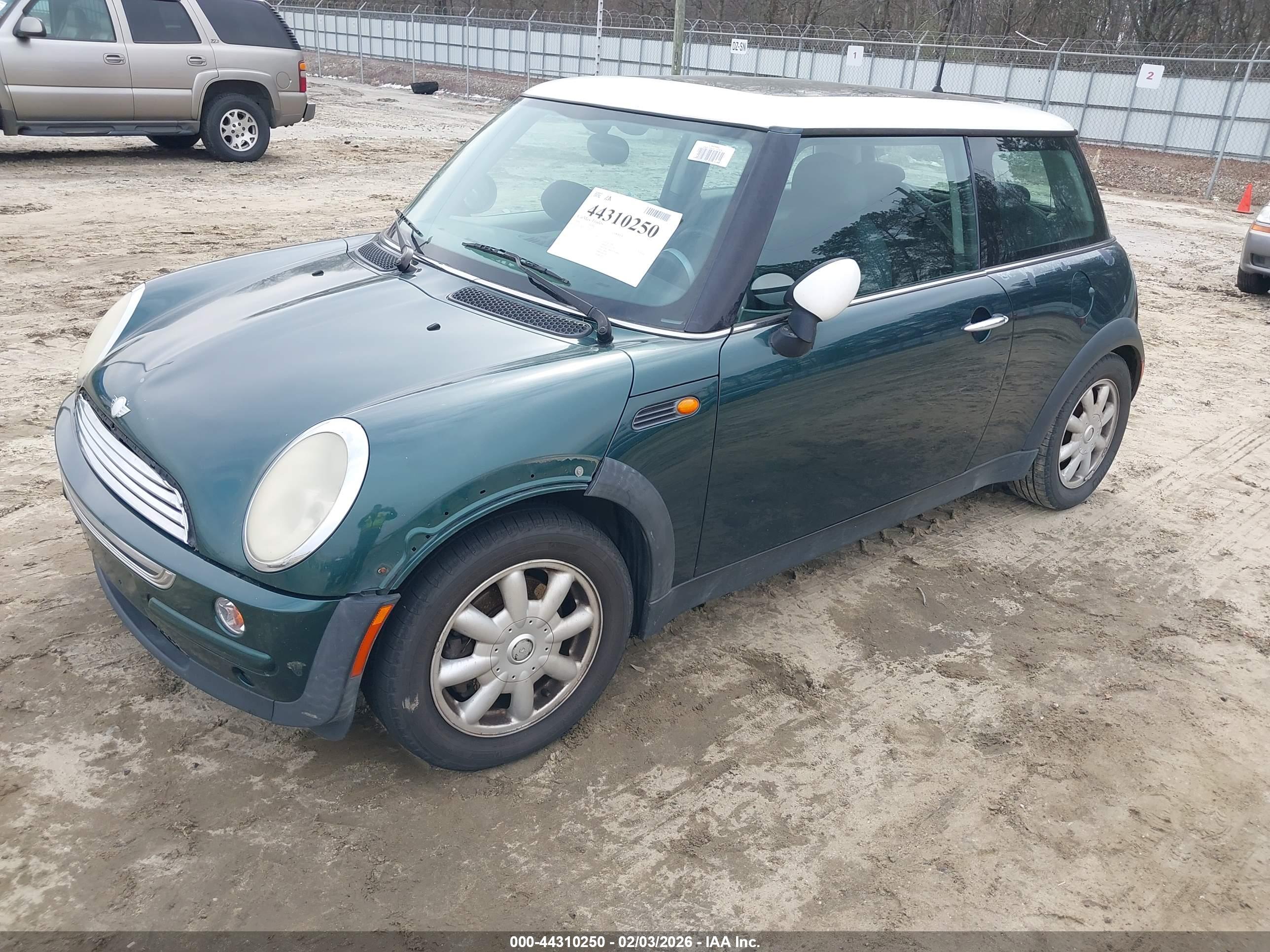 MINI COOPER image 2