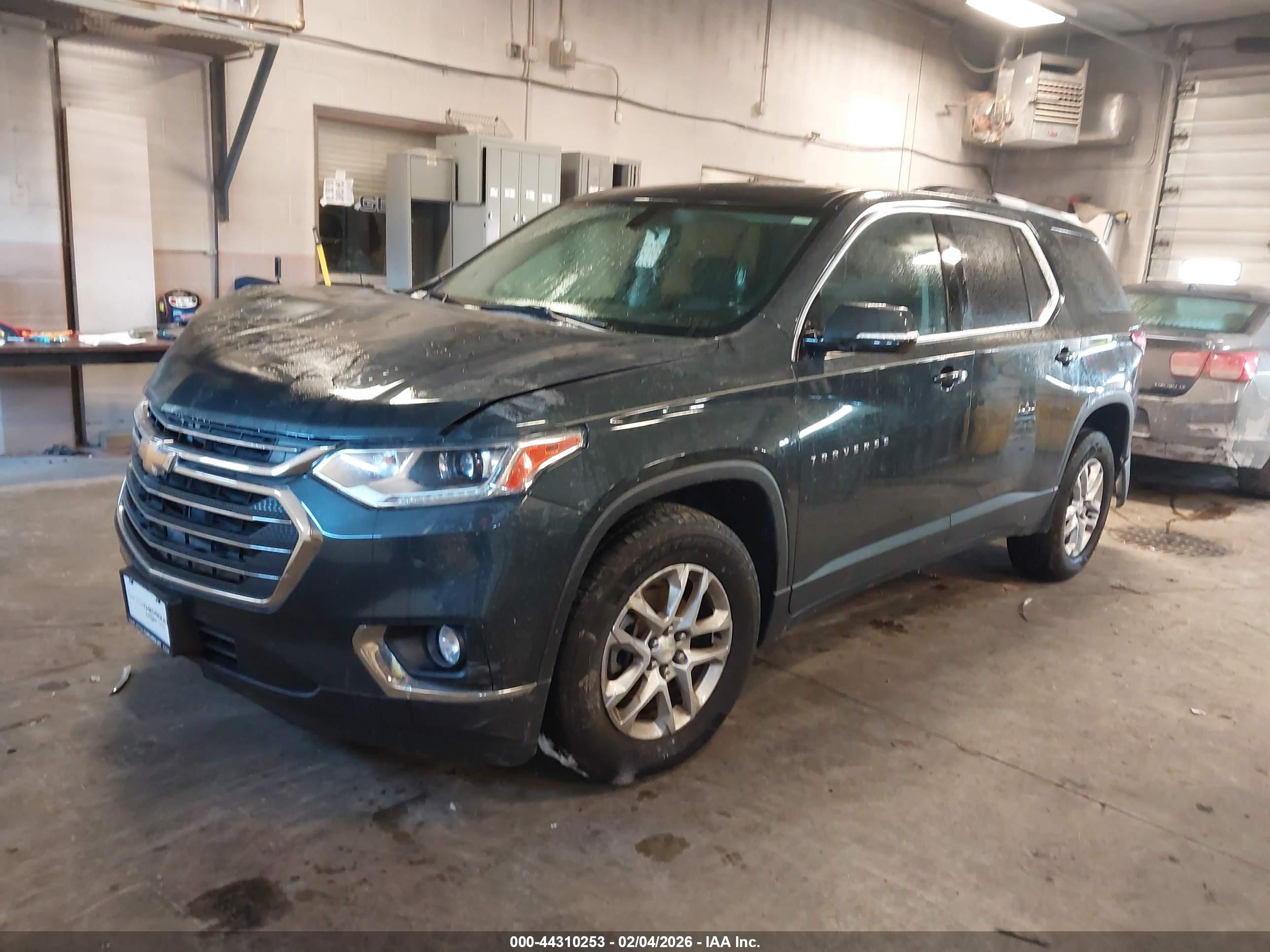 CHEVROLET TRAVERSE image 2