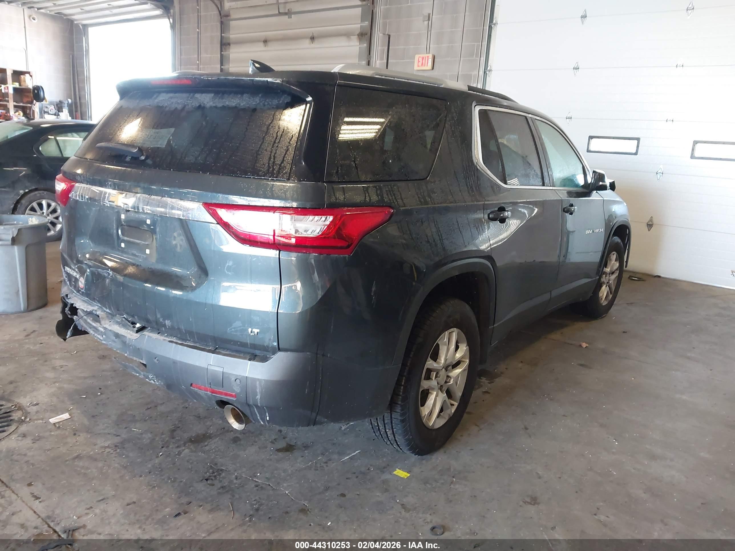 CHEVROLET TRAVERSE image 4