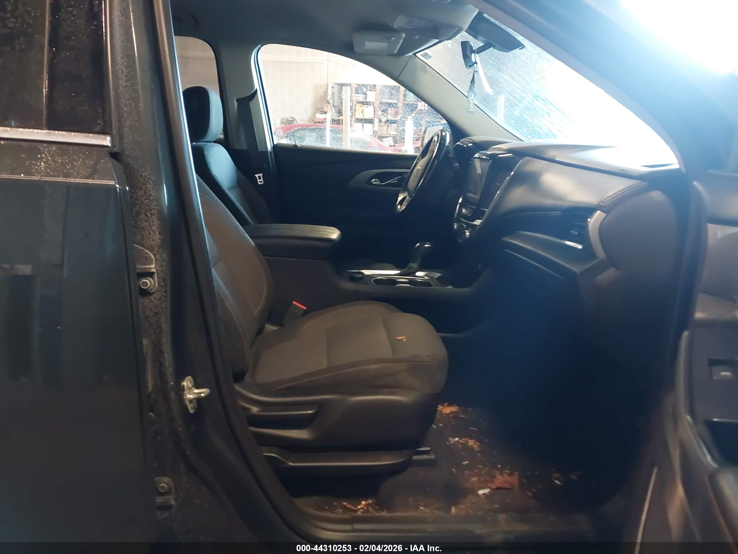 CHEVROLET TRAVERSE image 5
