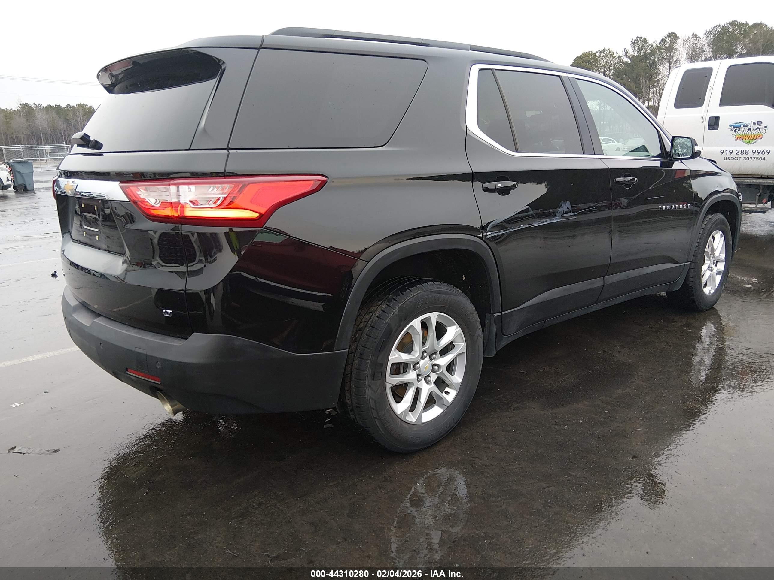 CHEVROLET TRAVERSE image 4