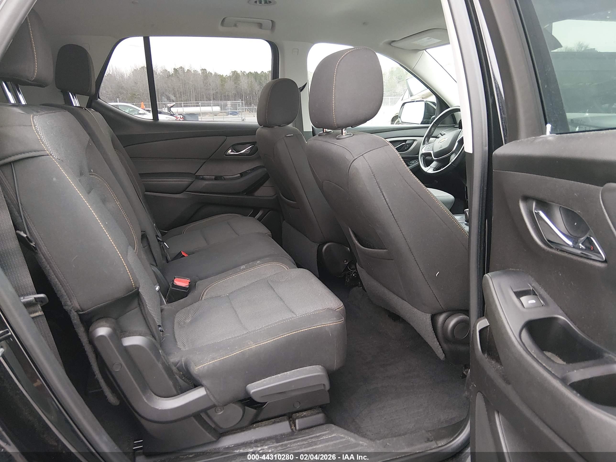 CHEVROLET TRAVERSE image 8