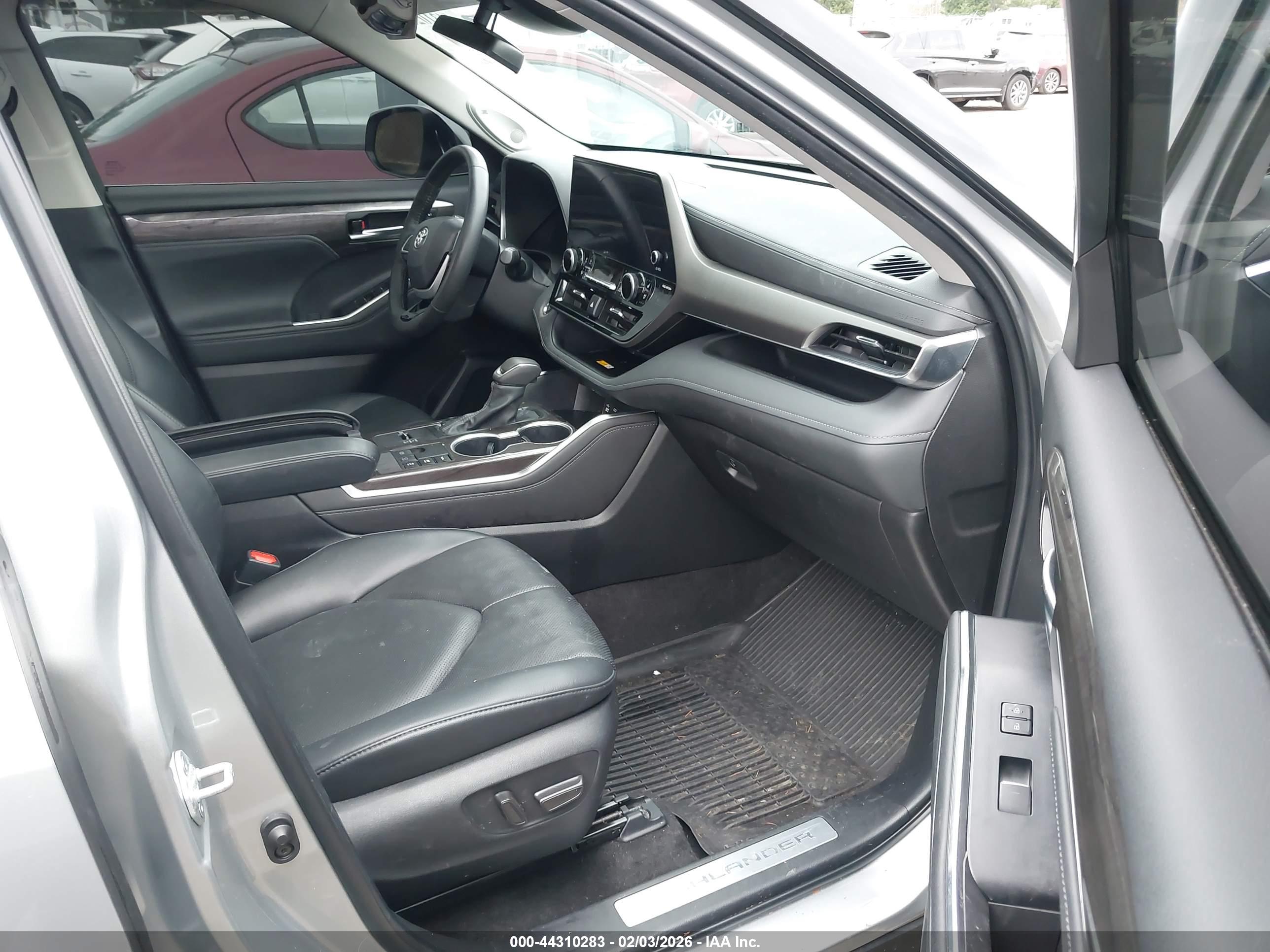 TOYOTA HIGHLANDER image 5