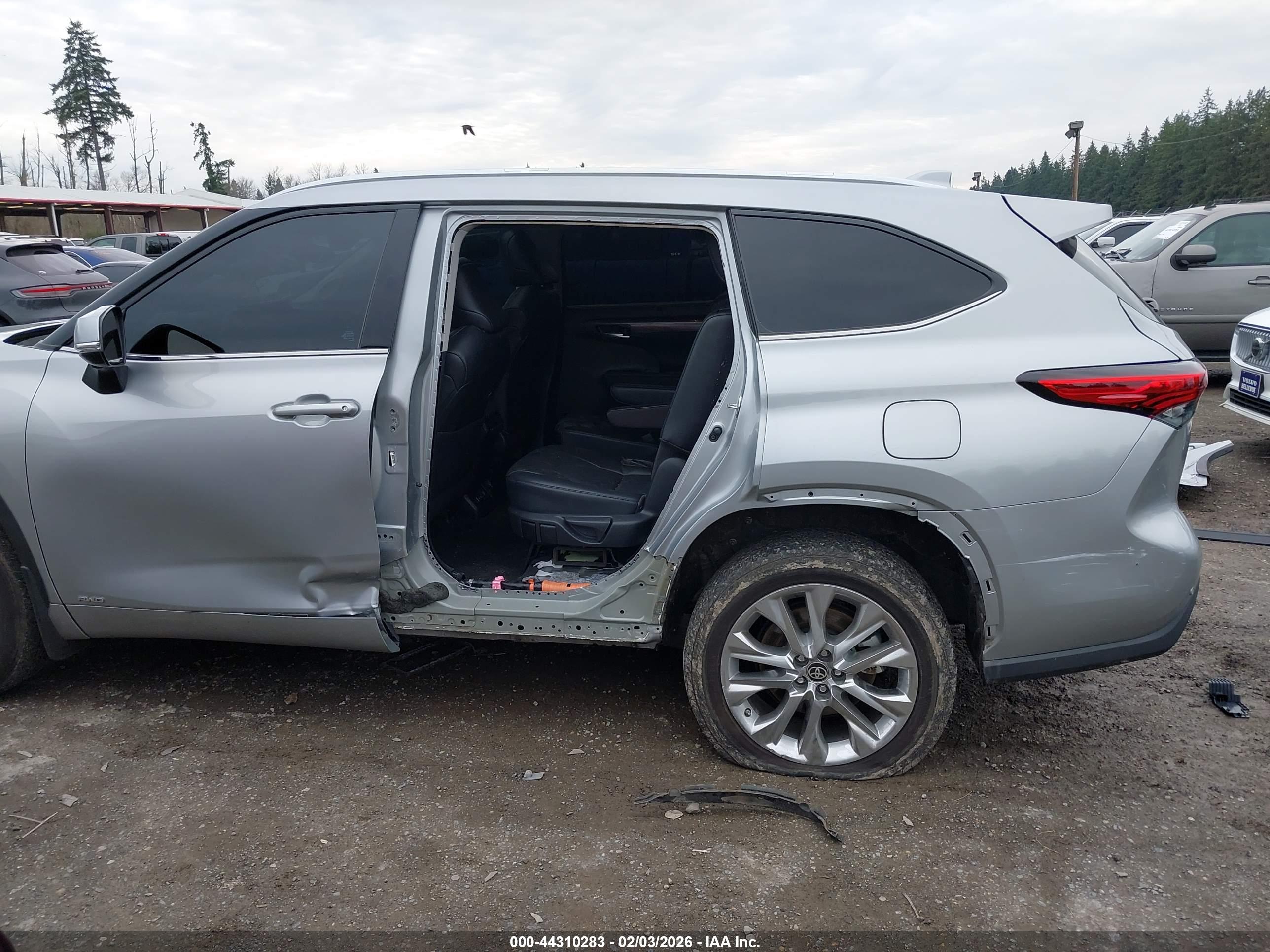 TOYOTA HIGHLANDER image 6