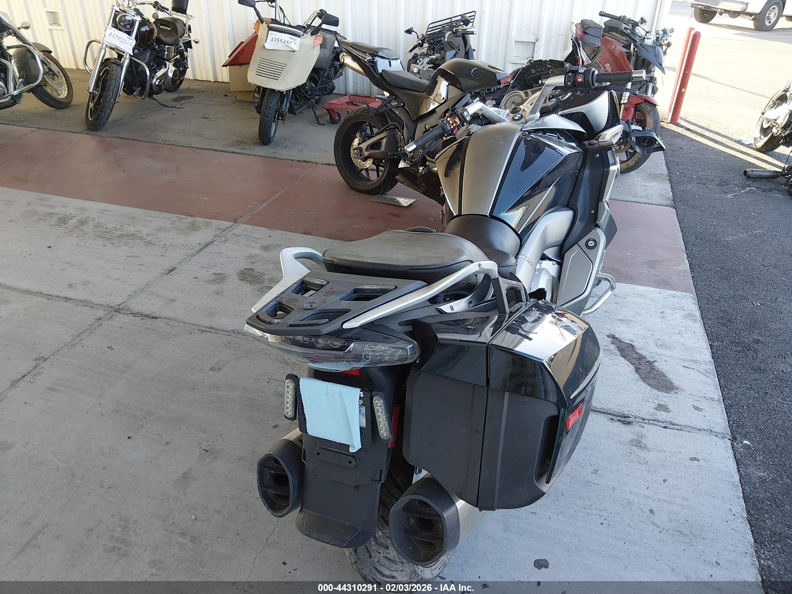 BMW K1600 image 6