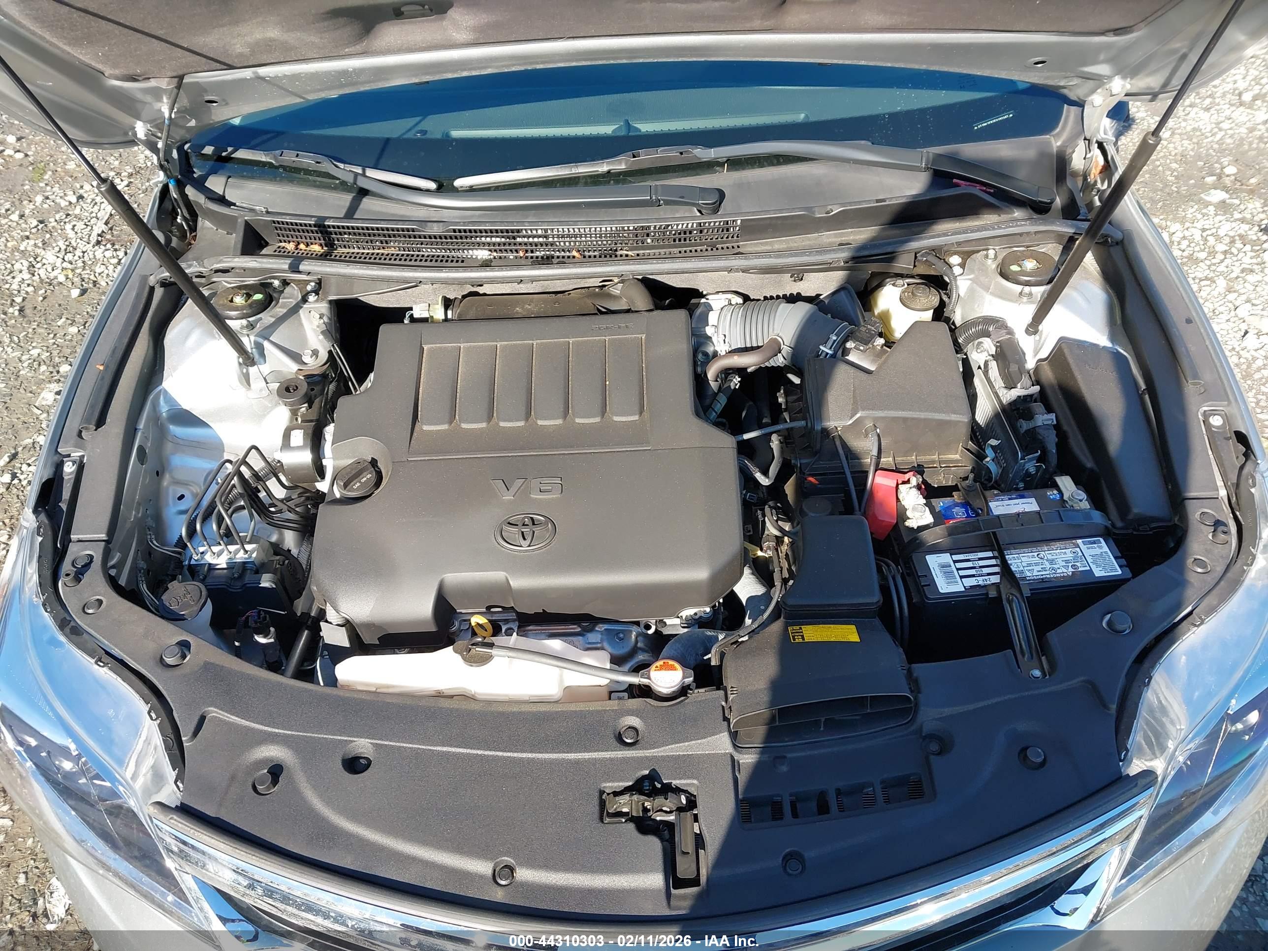 TOYOTA AVALON image 10