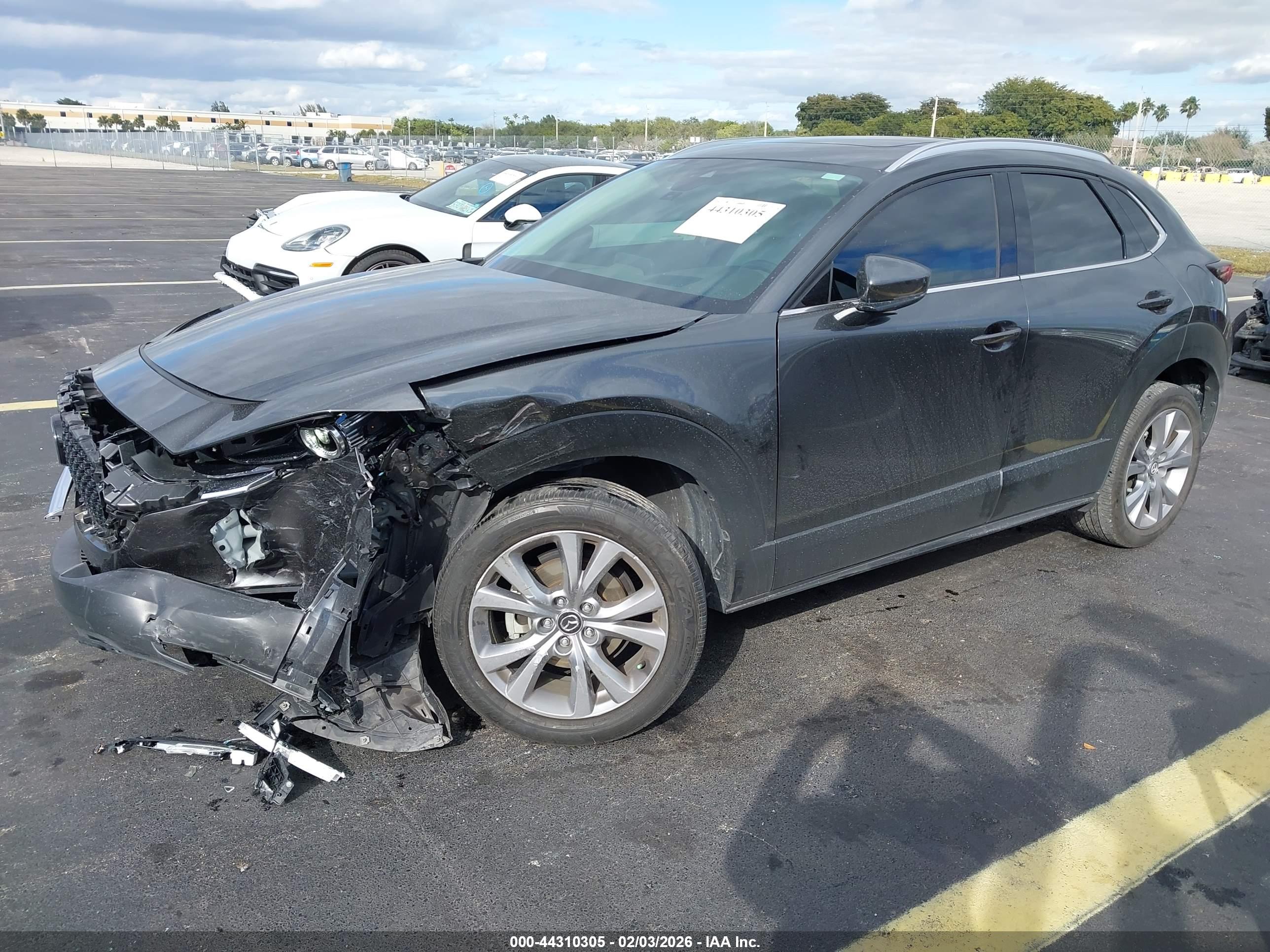 MAZDA CX-30 image 2
