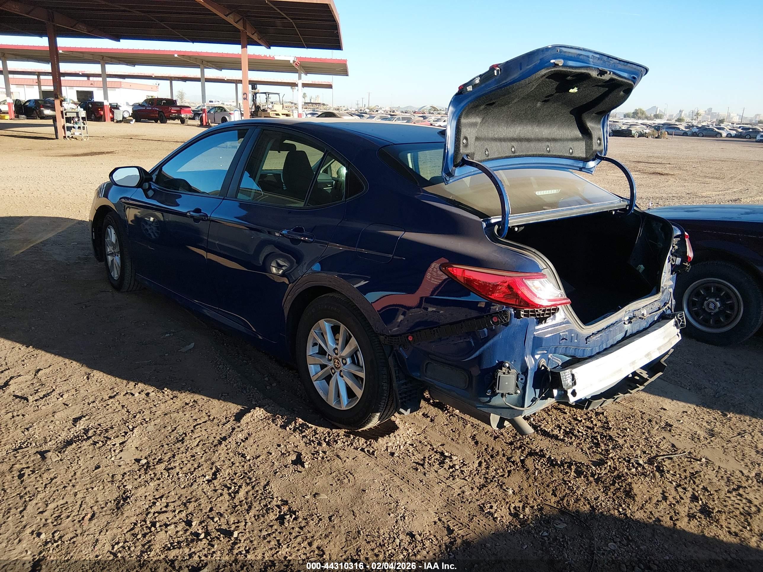 TOYOTA CAMRY image 3