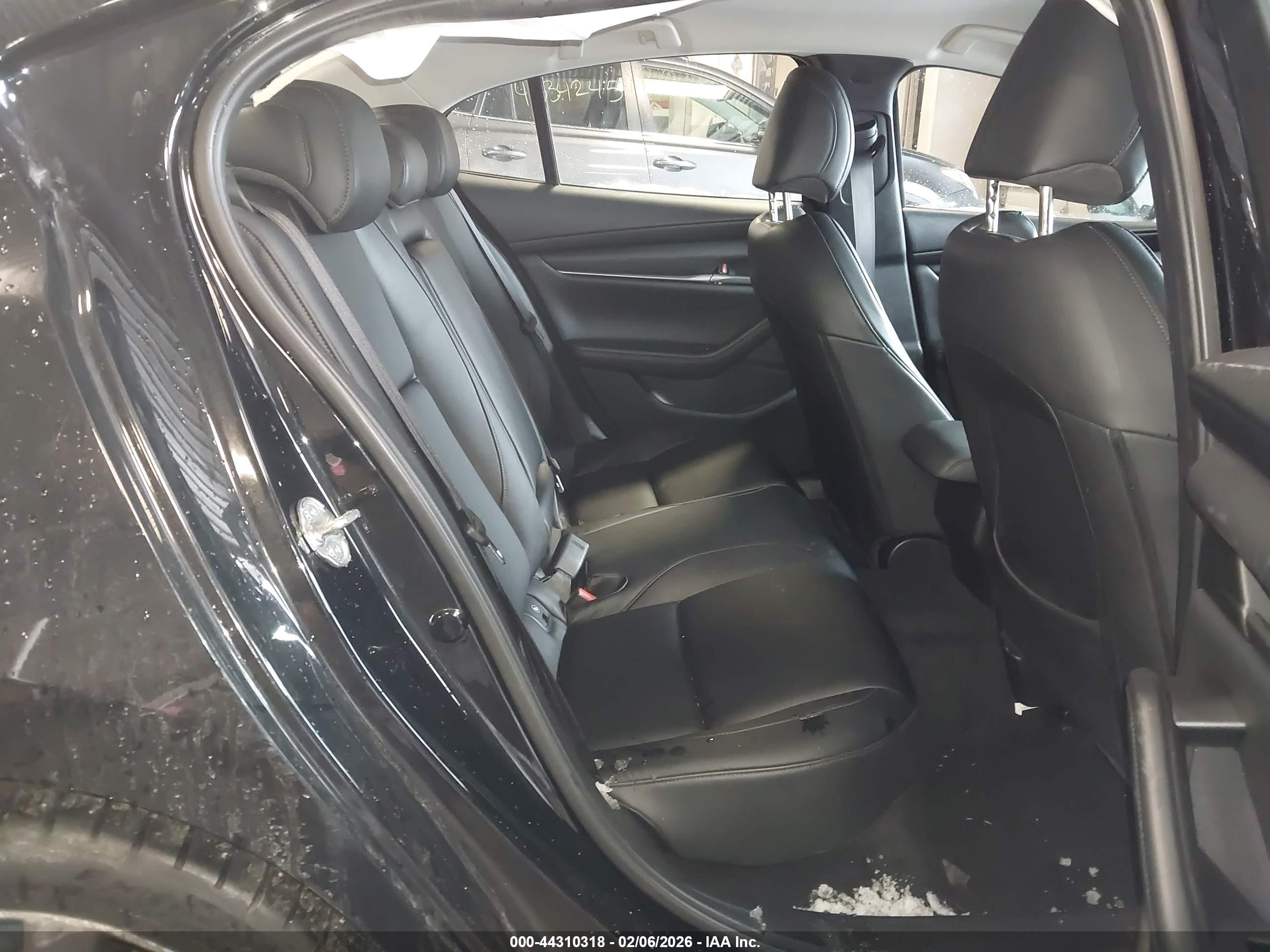 MAZDA MAZDA3 image 8
