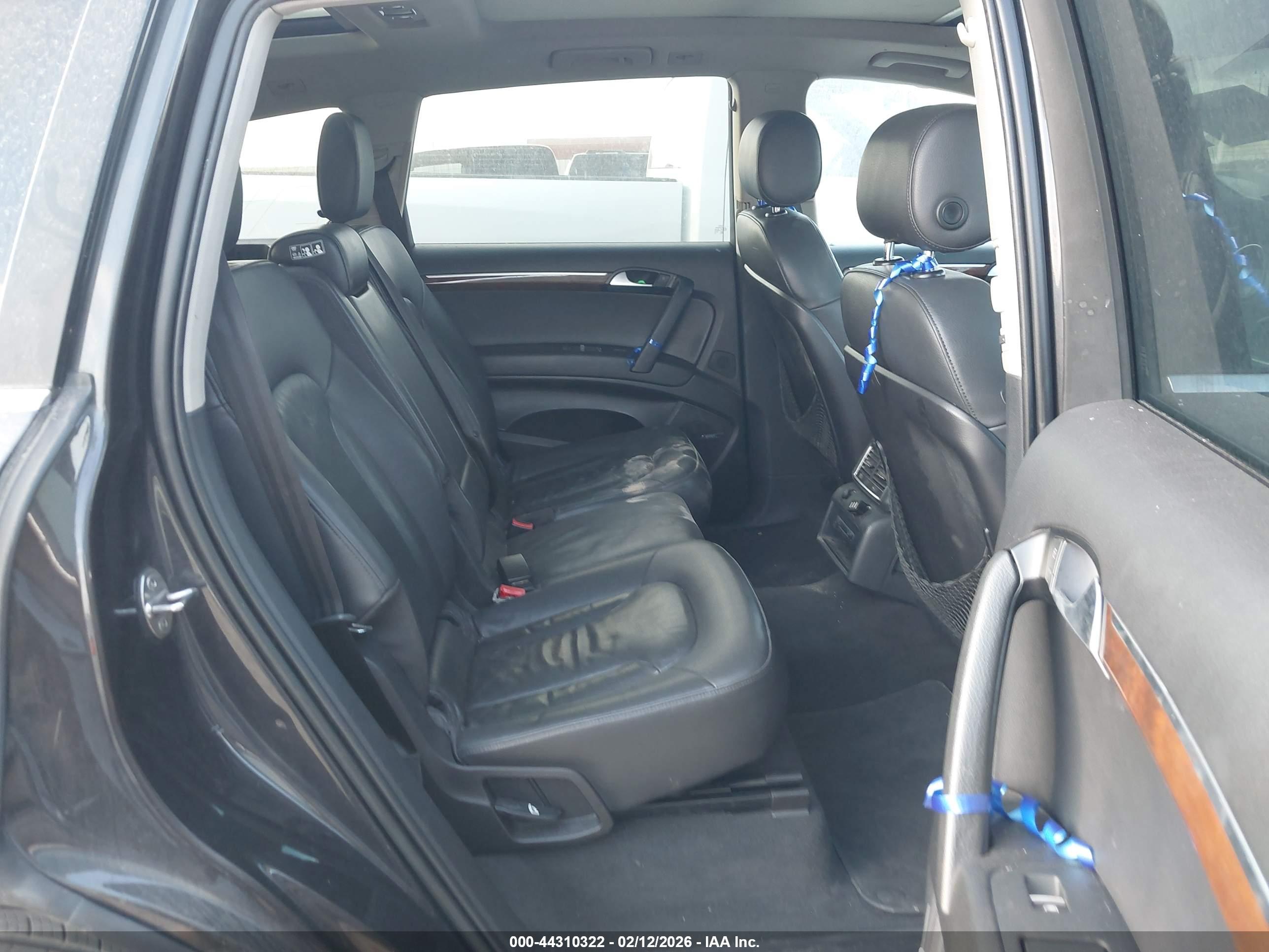 AUDI Q7 image 8
