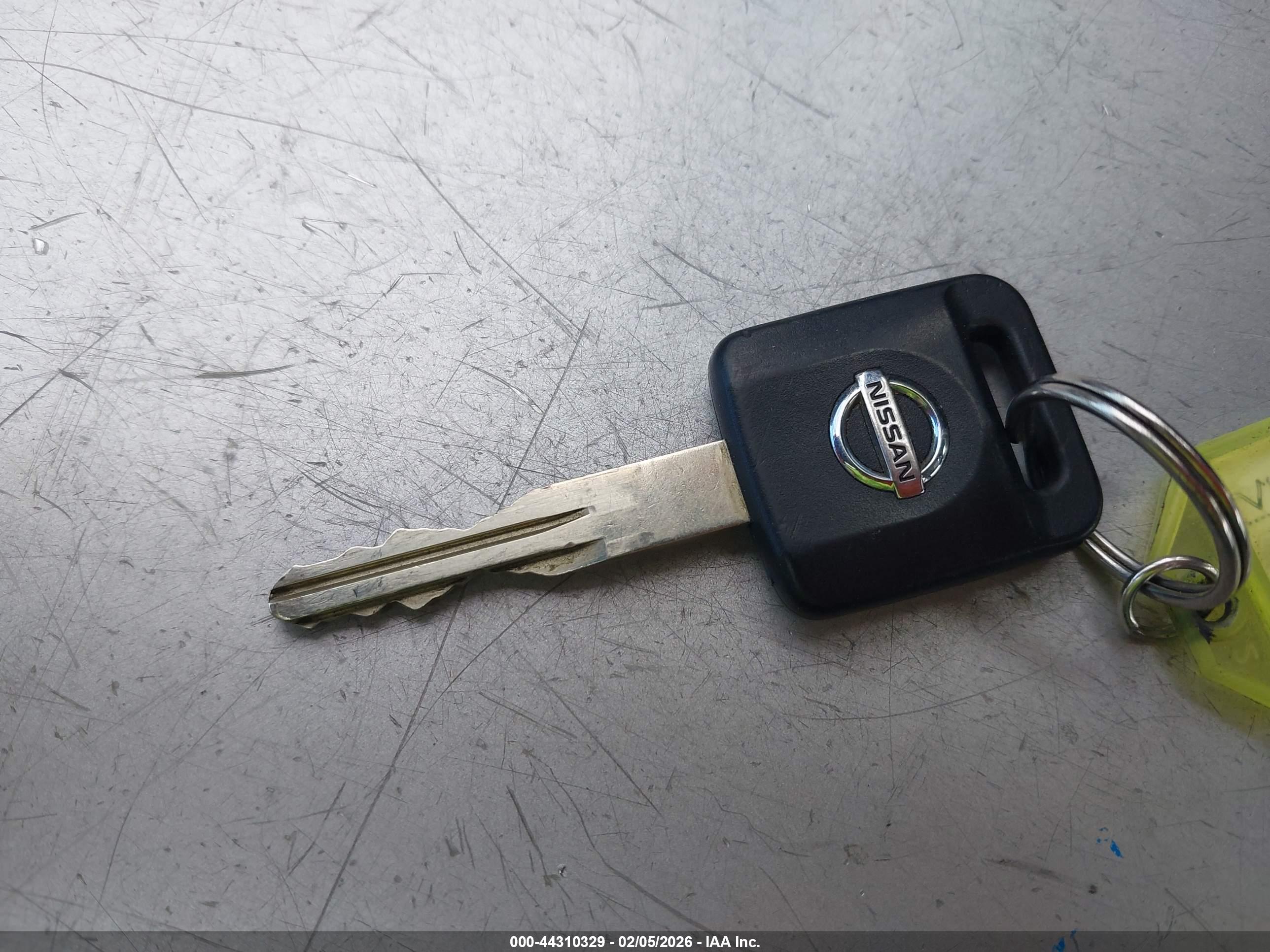 NISSAN VERSA image 11