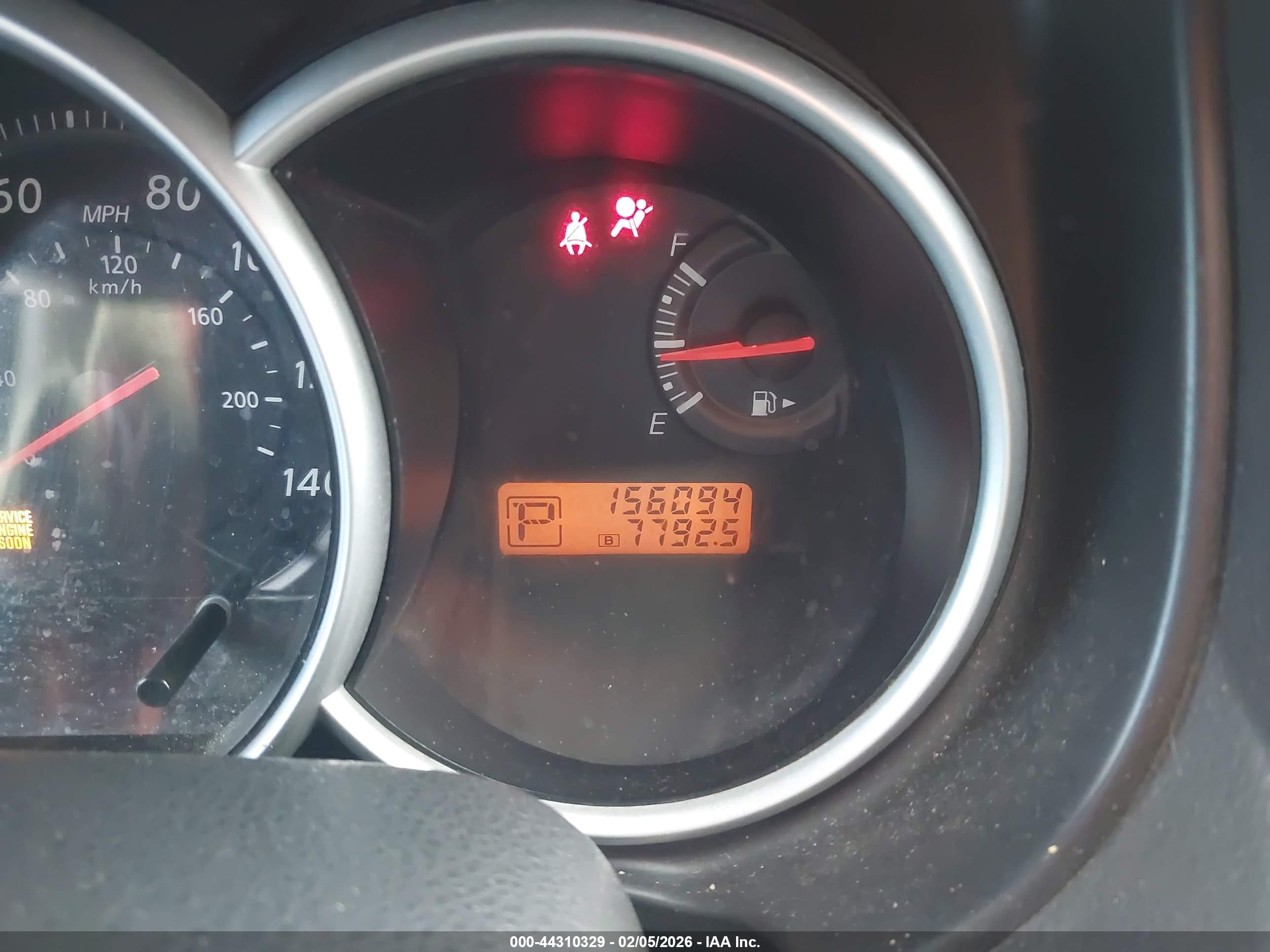 NISSAN VERSA image 7