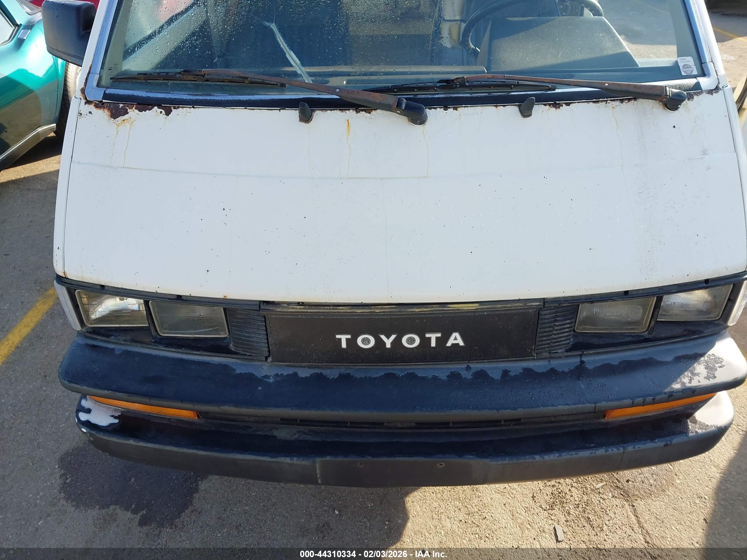 TOYOTA VAN image 10