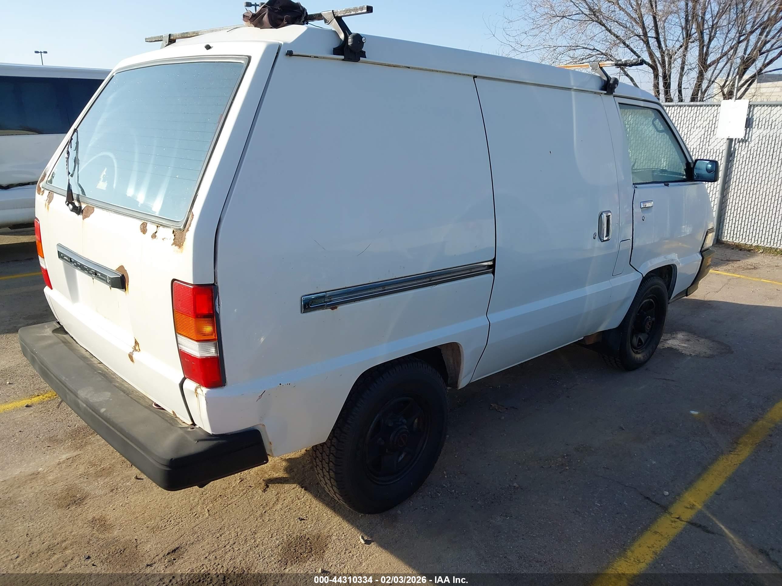 TOYOTA VAN image 4