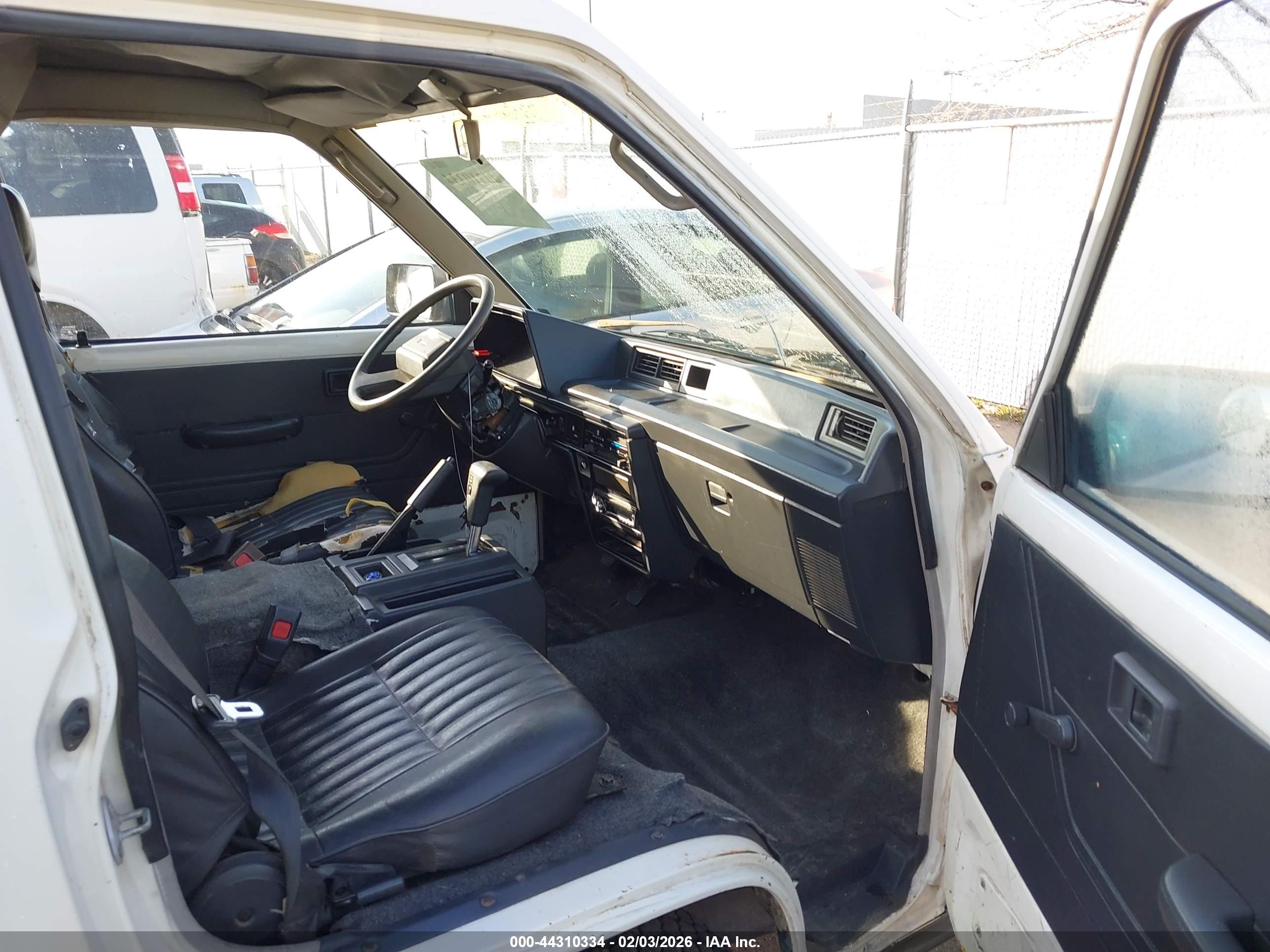 TOYOTA VAN image 5