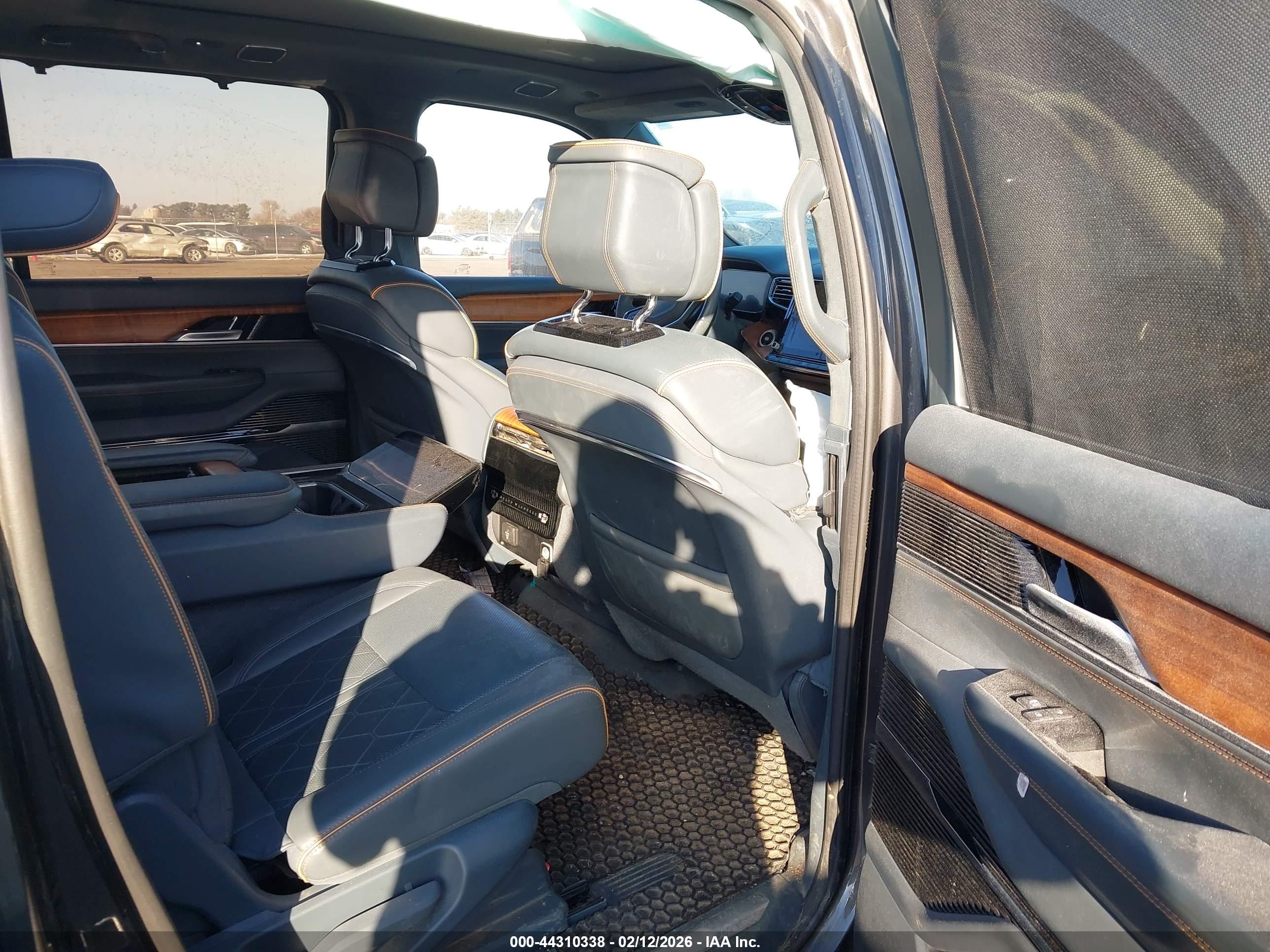 JEEP GRAND image 8