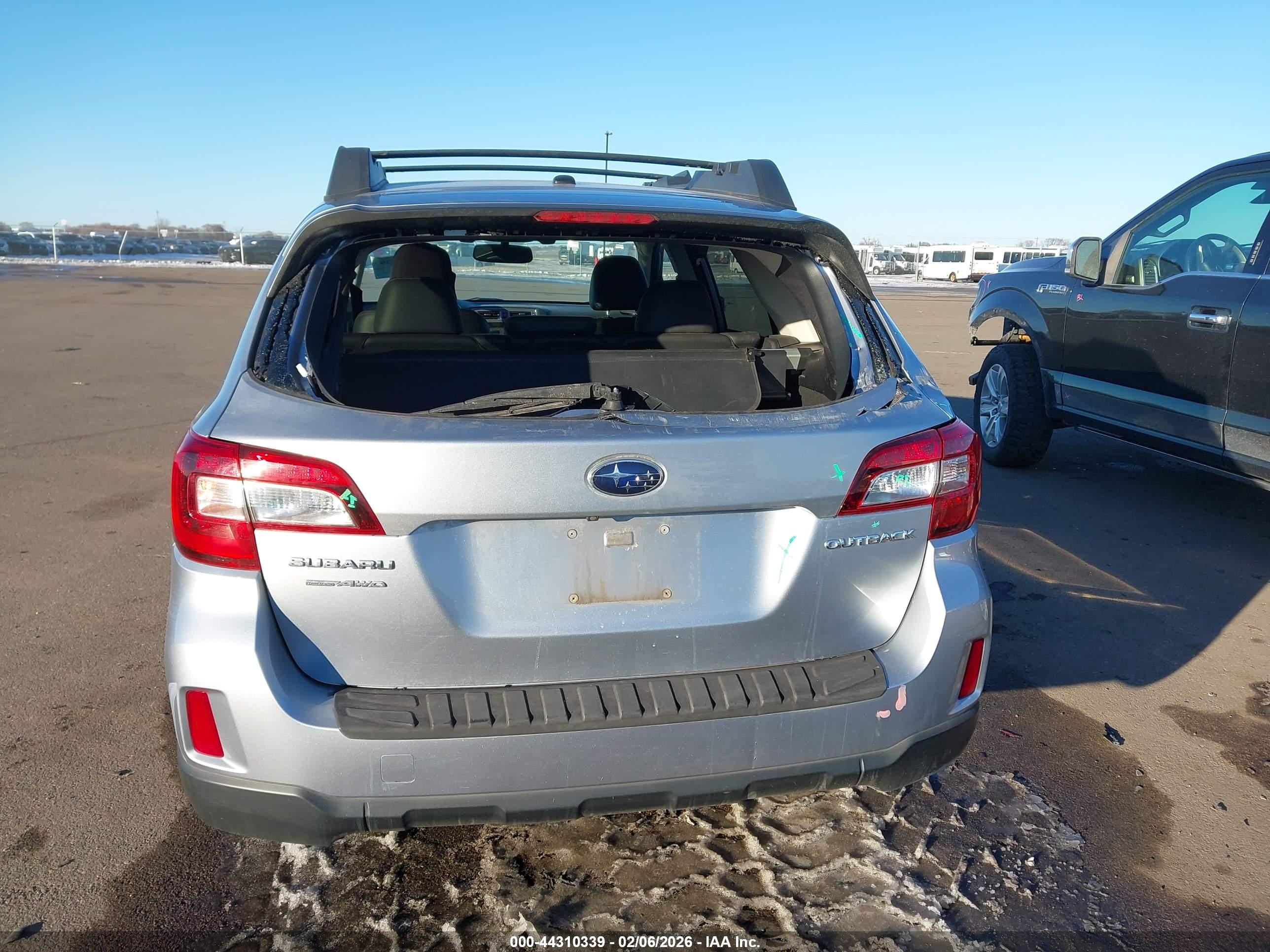 SUBARU OUTBACK image 6