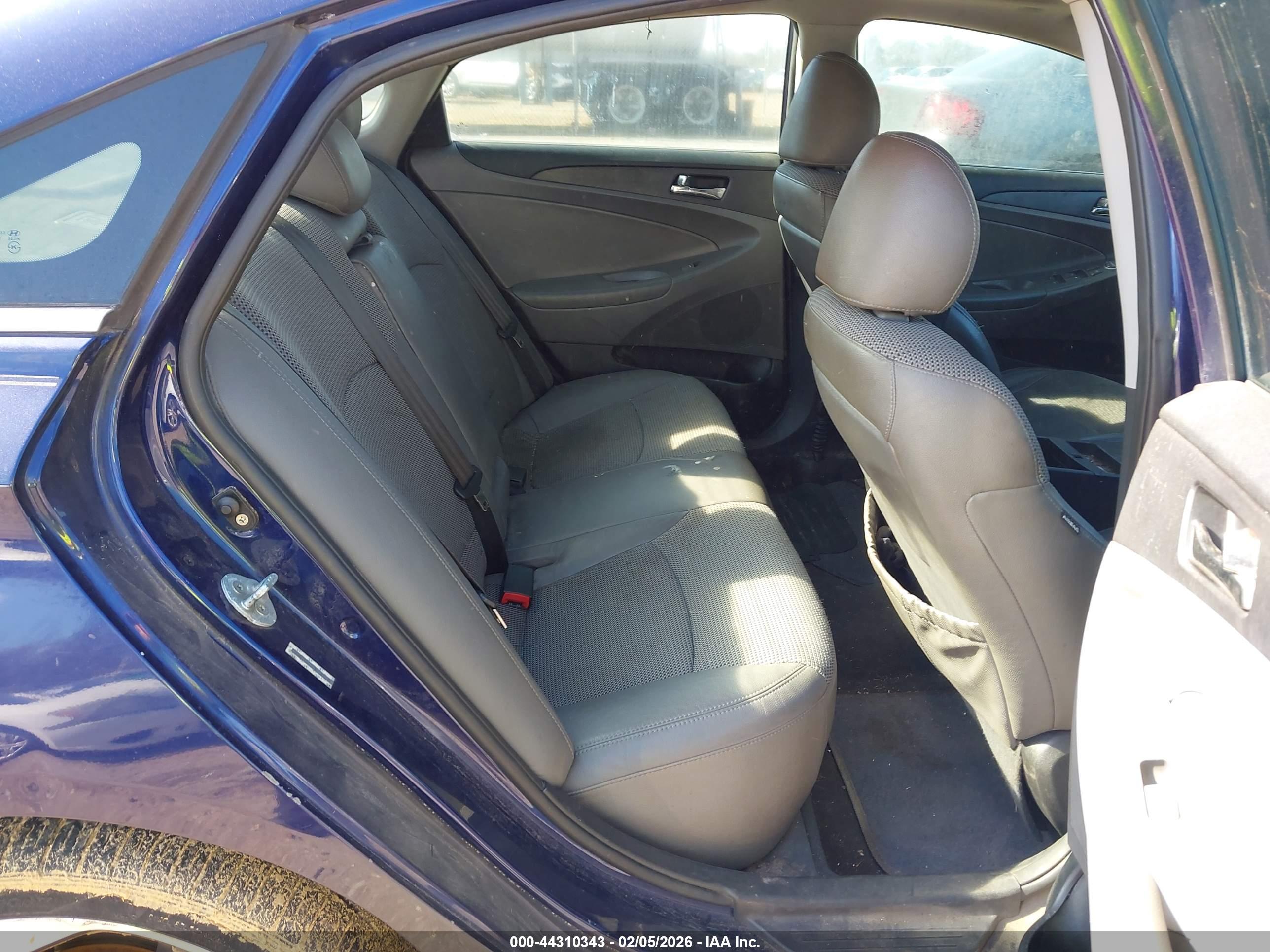 HYUNDAI SONATA image 8